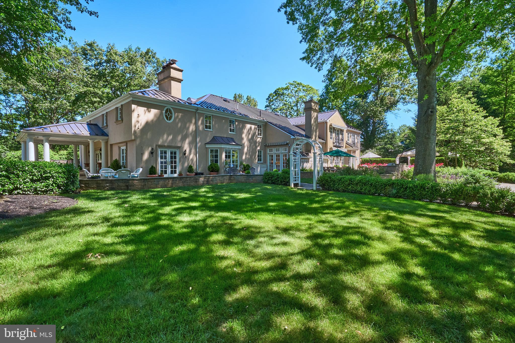 CHESTNUT HILL - Residential