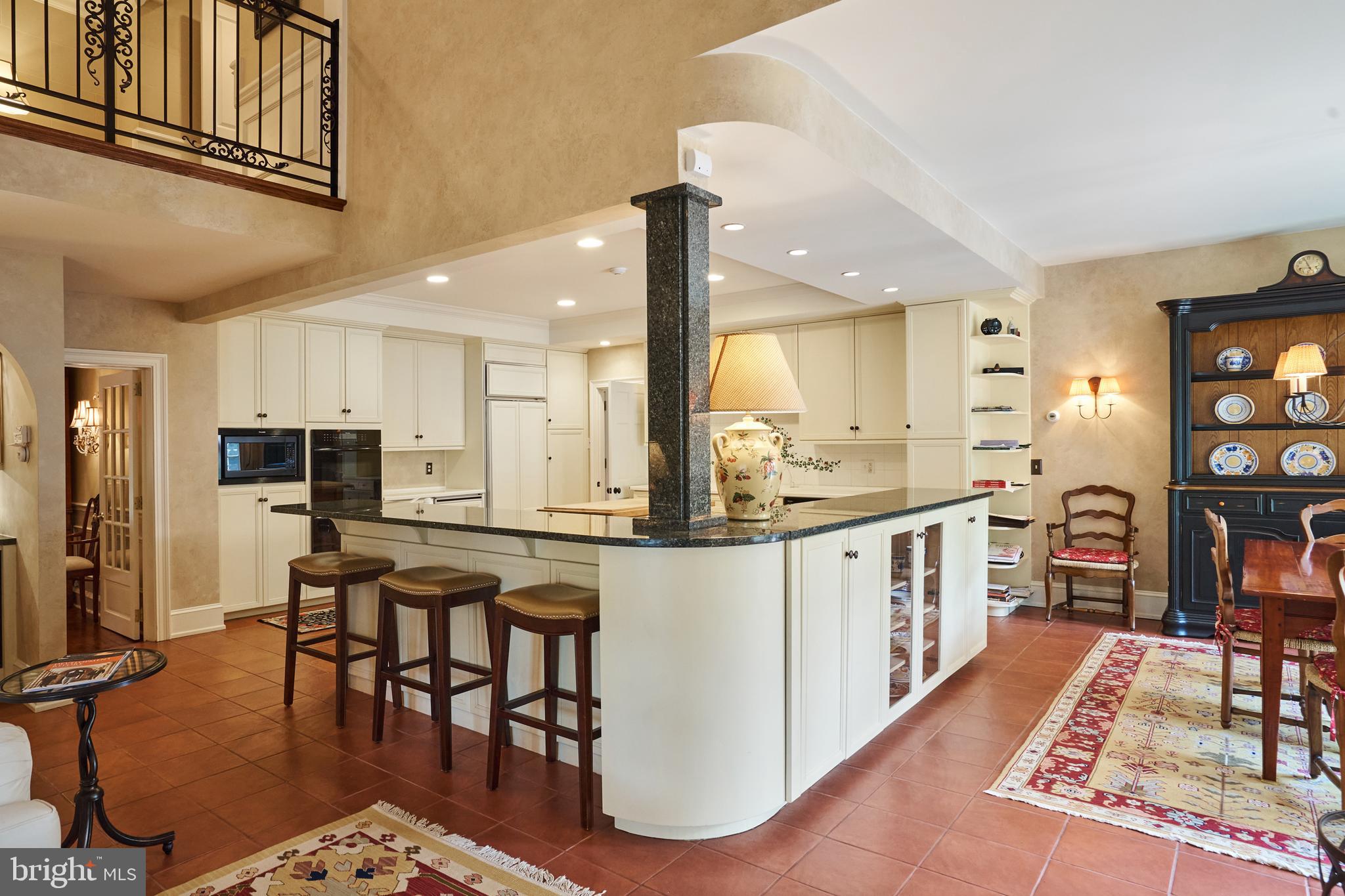 CHESTNUT HILL - Residential