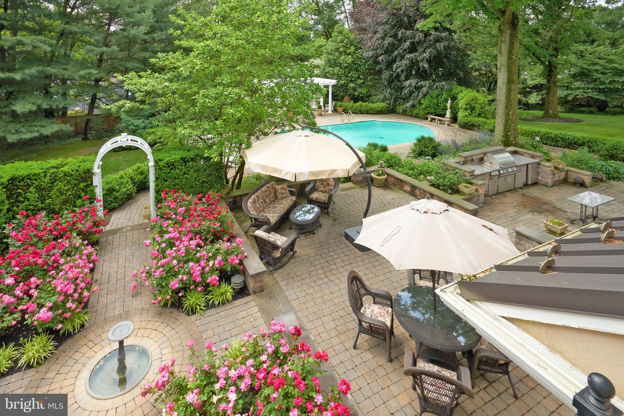 CHESTNUT HILL - Residential