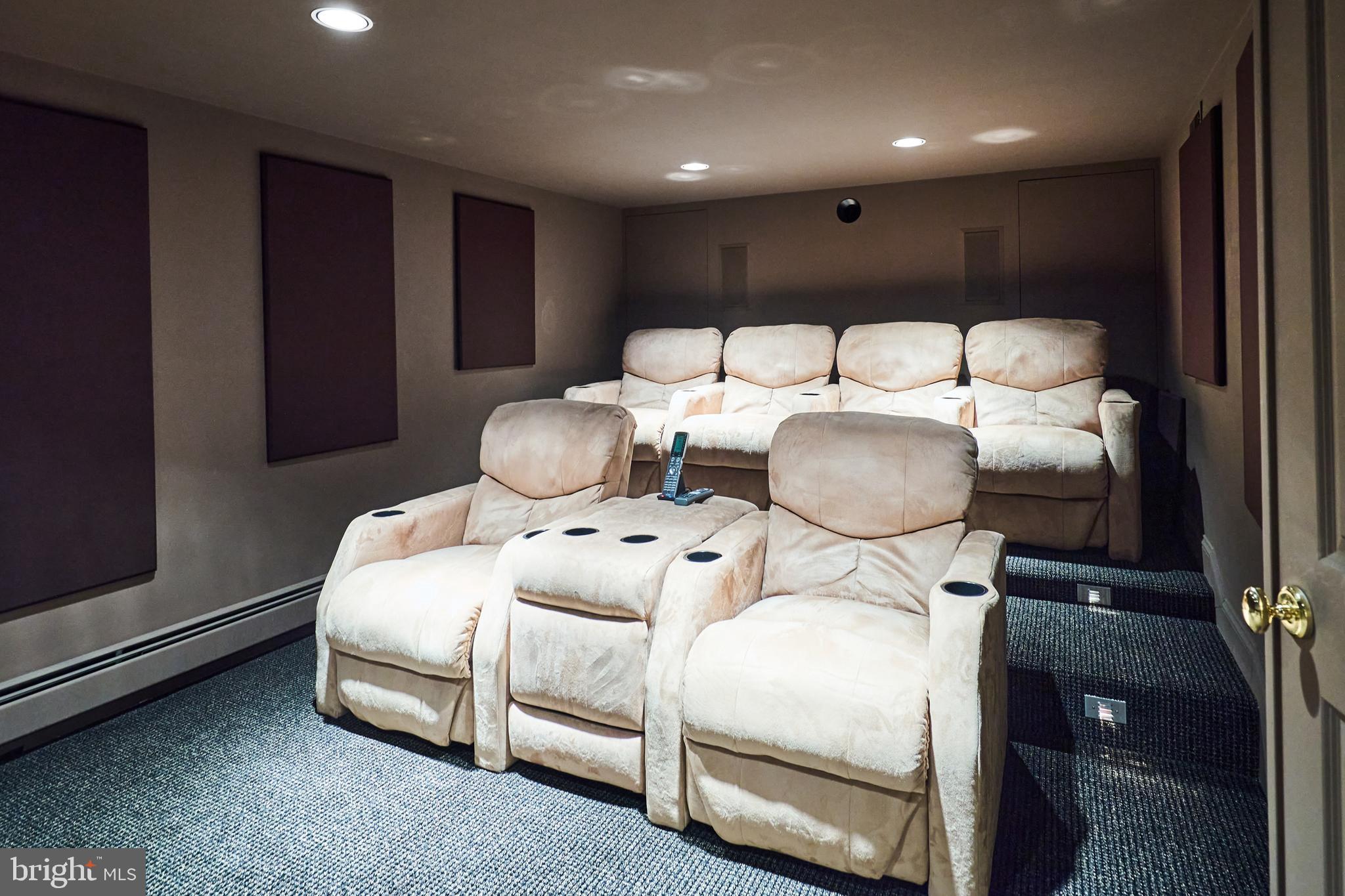 CHESTNUT HILL - Residential