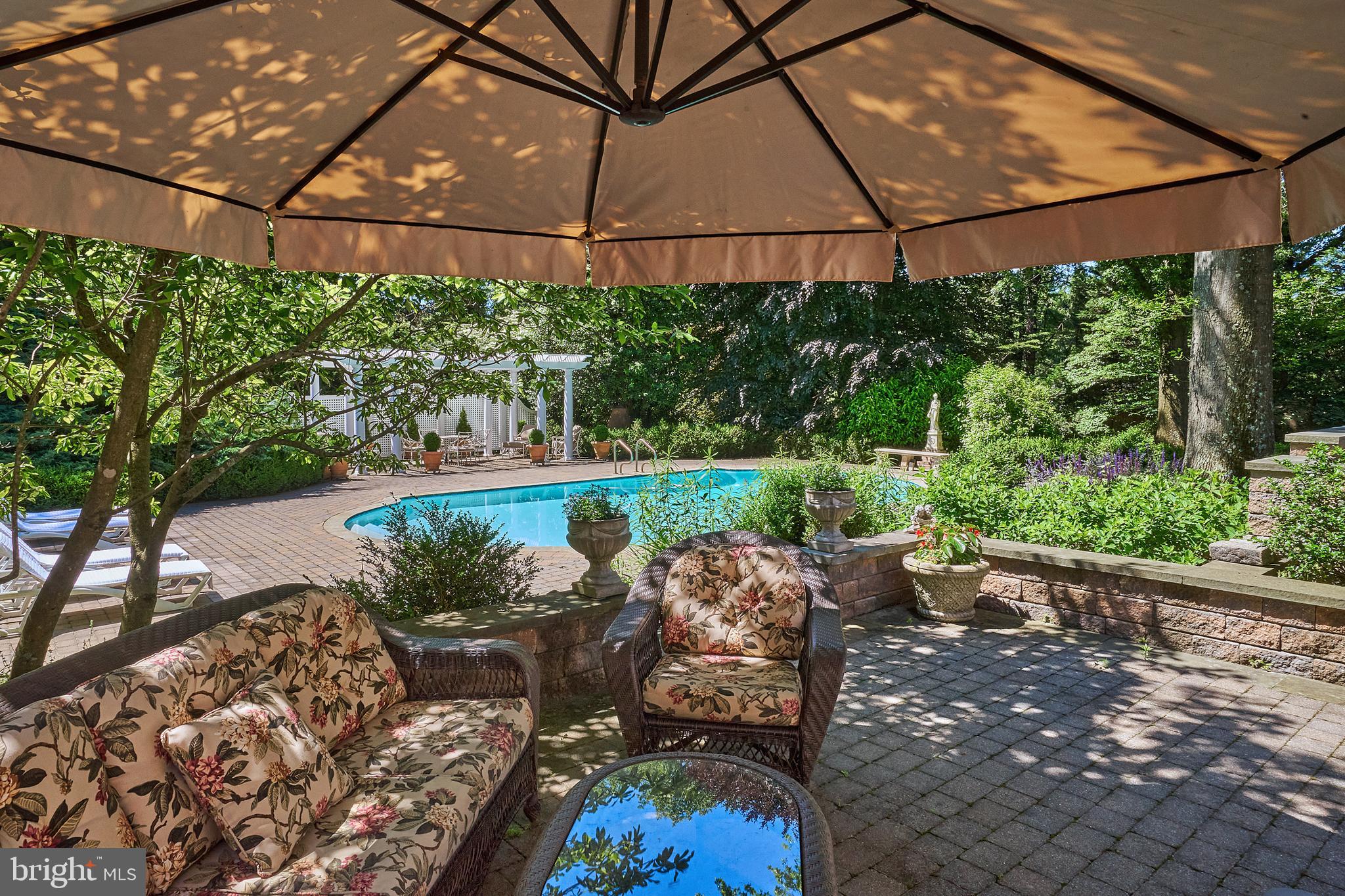 CHESTNUT HILL - Residential