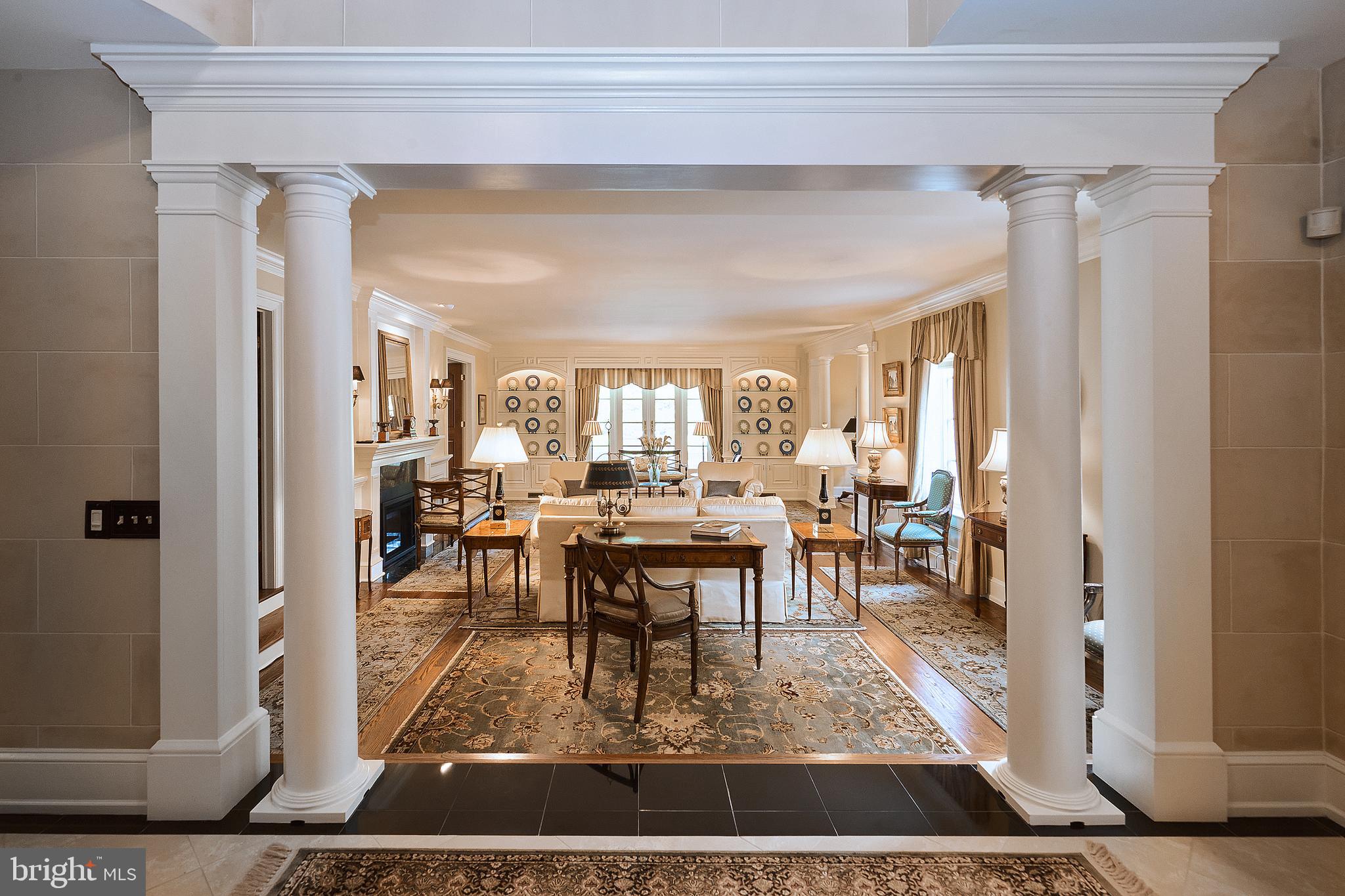 CHESTNUT HILL - Residential