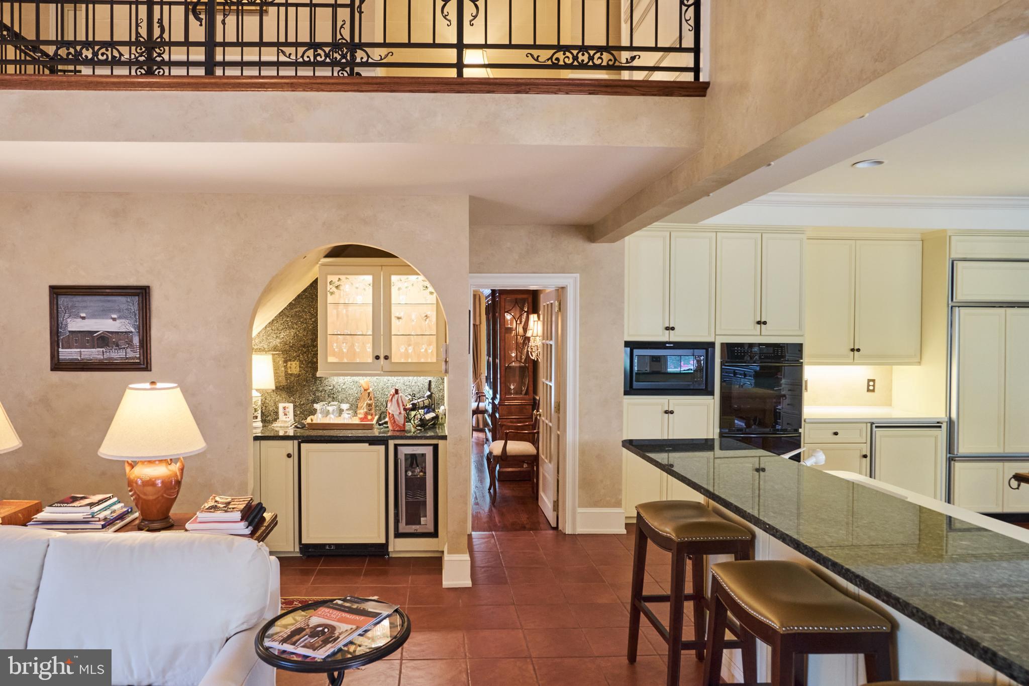 CHESTNUT HILL - Residential