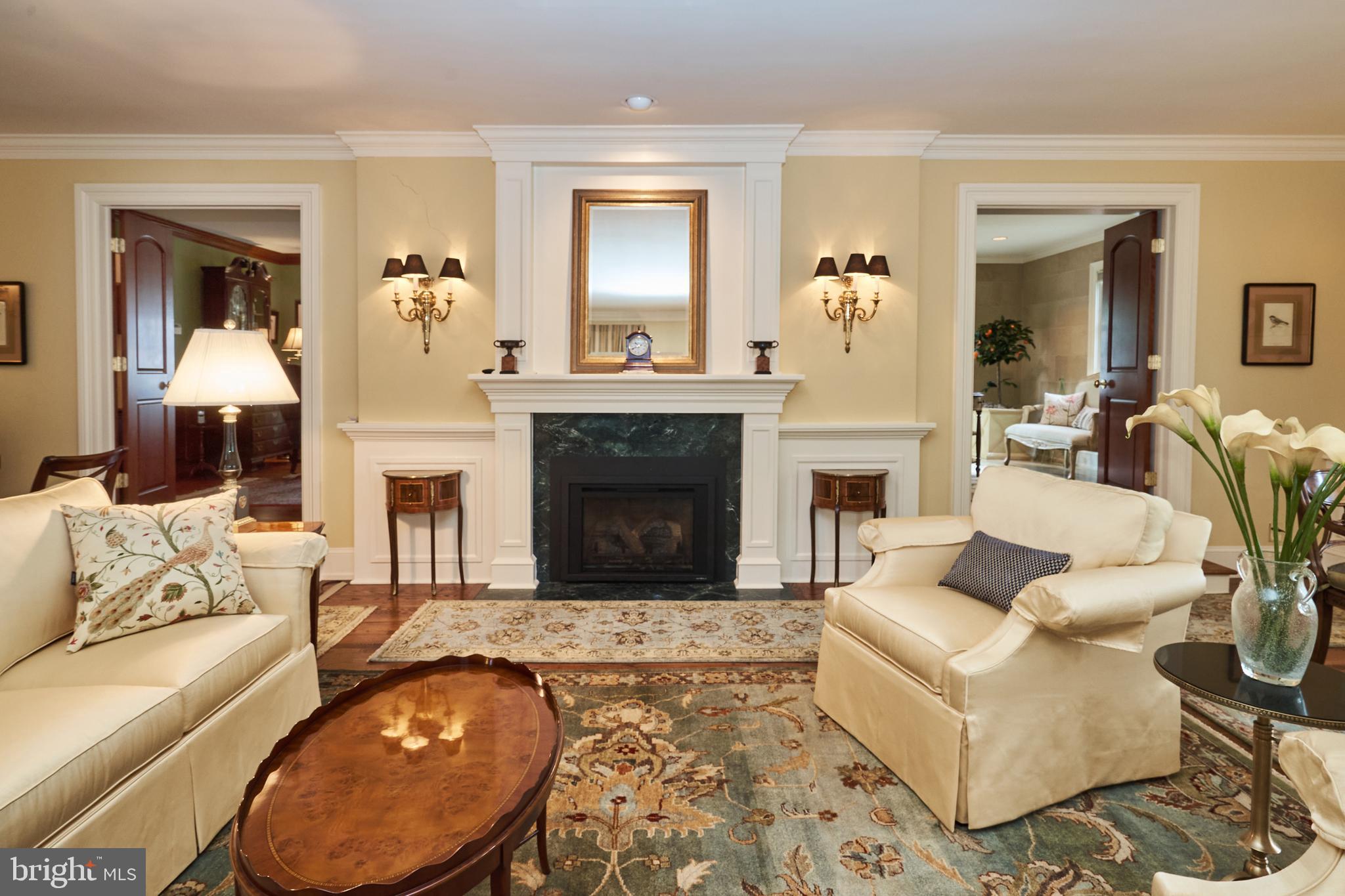 CHESTNUT HILL - Residential