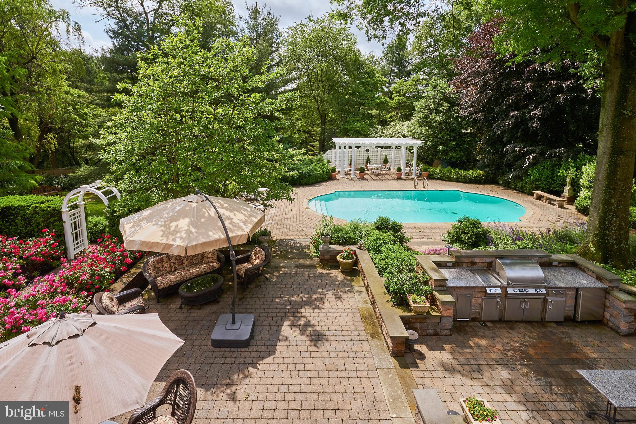 CHESTNUT HILL - Residential