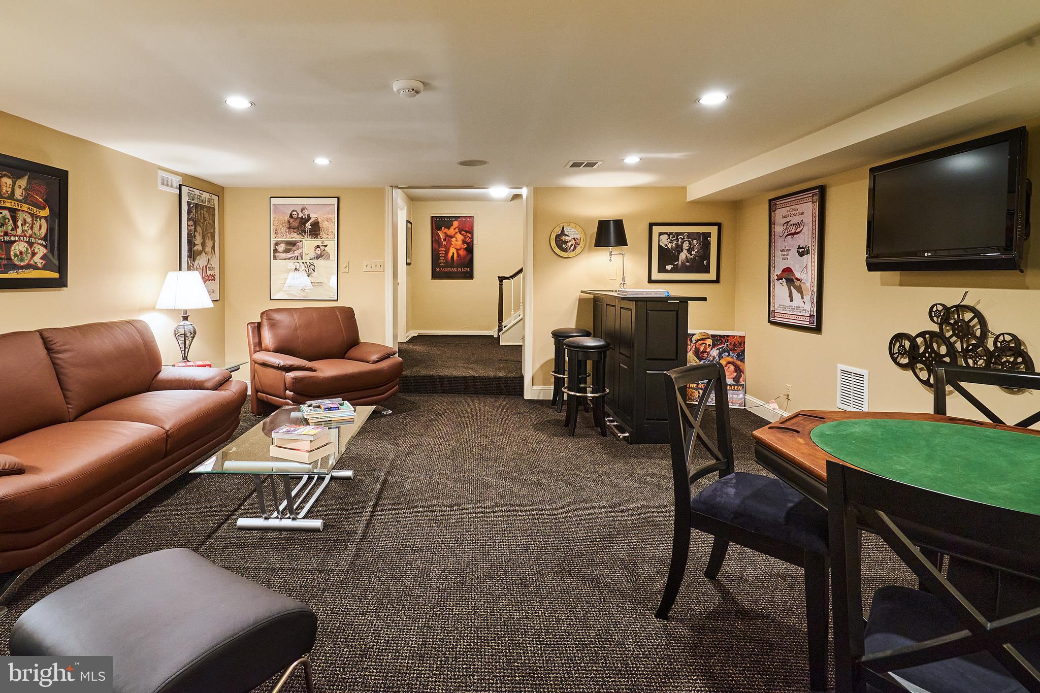 CHESTNUT HILL - Residential