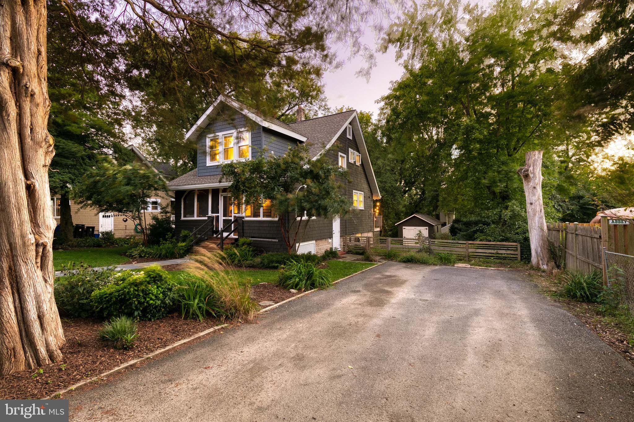 LAKE WALKER - Residential