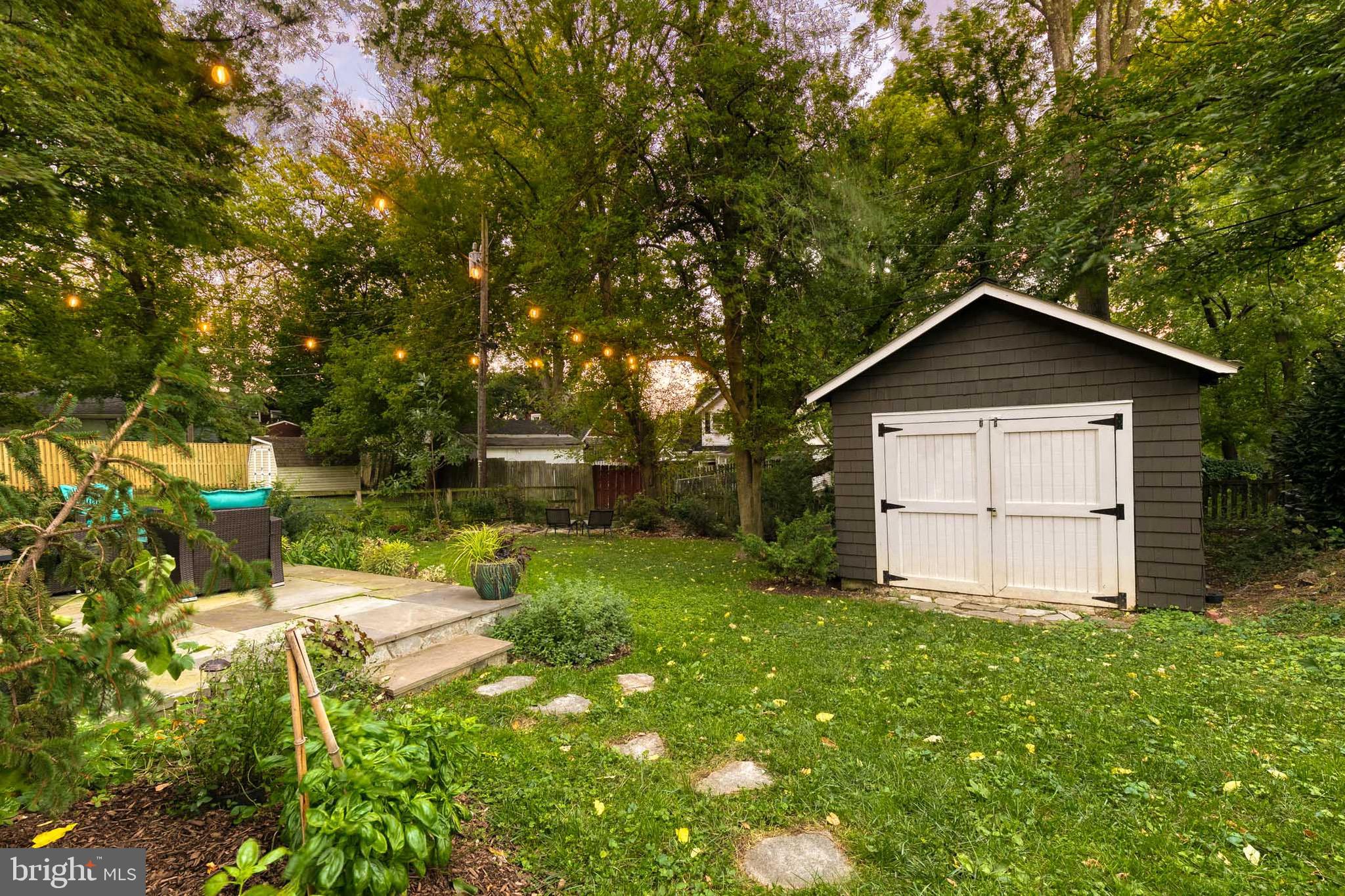 LAKE WALKER - Residential