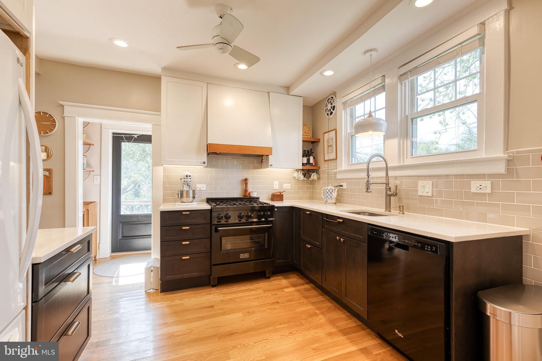 LAKE WALKER - Residential