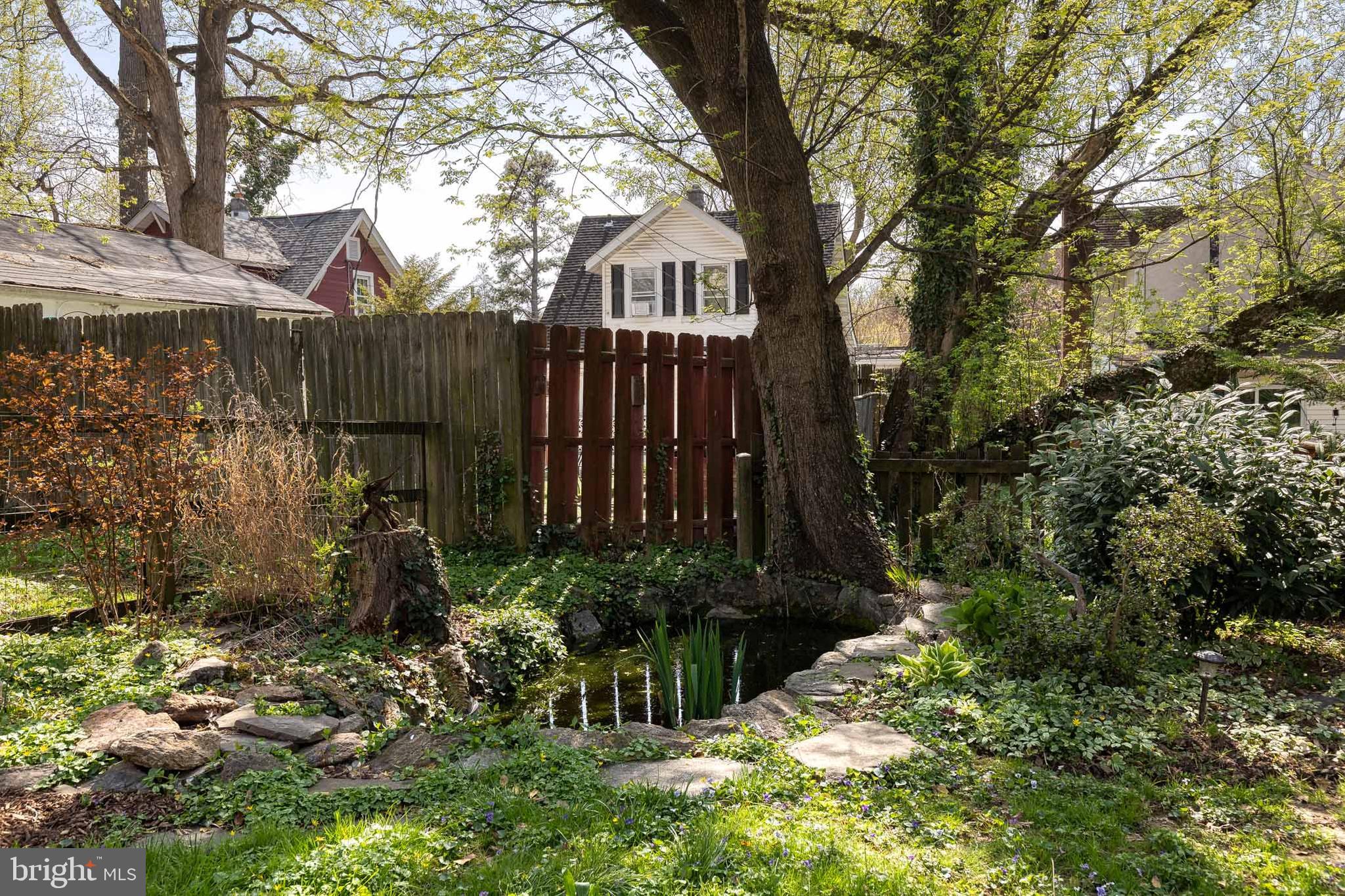 LAKE WALKER - Residential