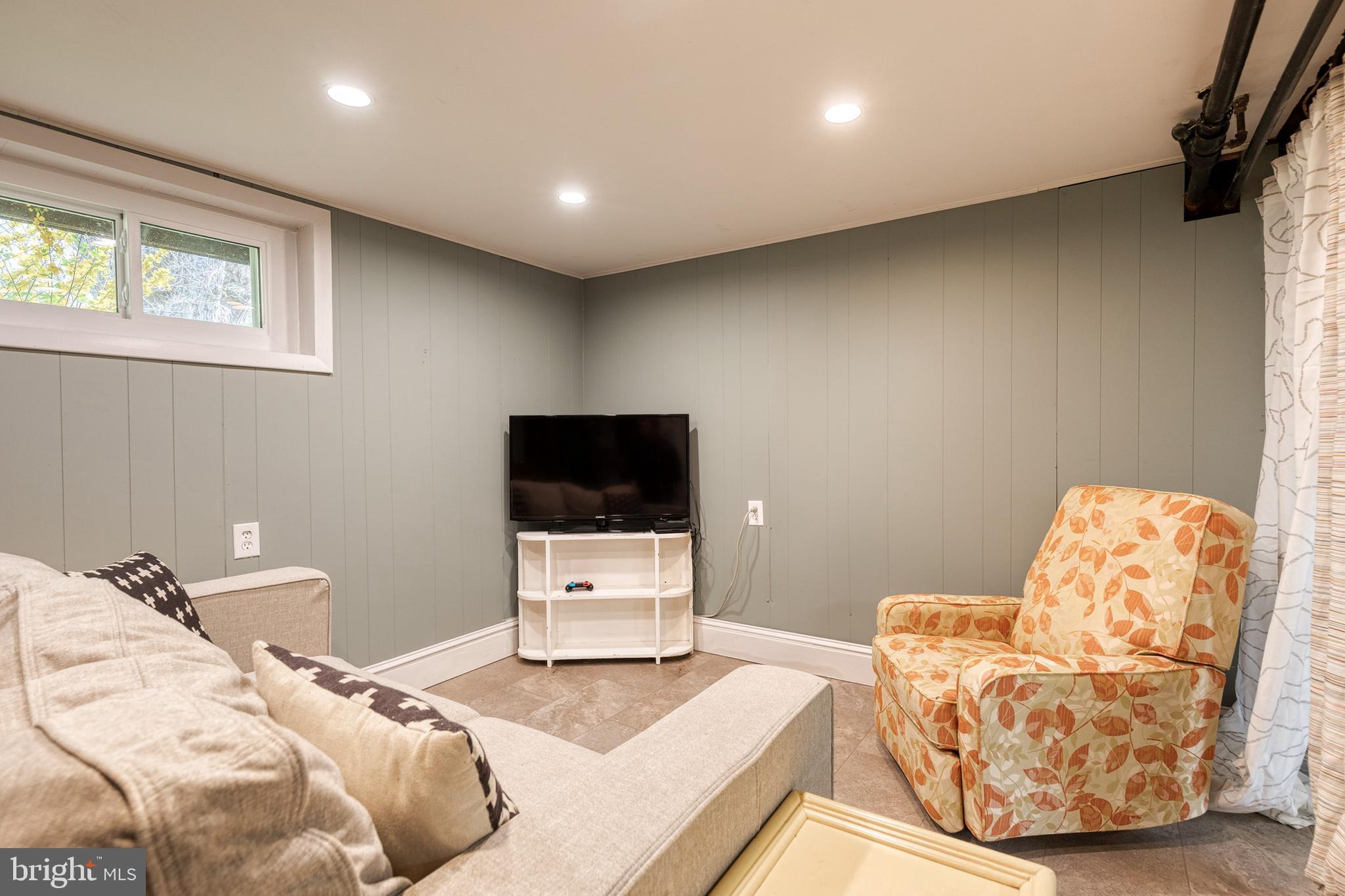 LAKE WALKER - Residential