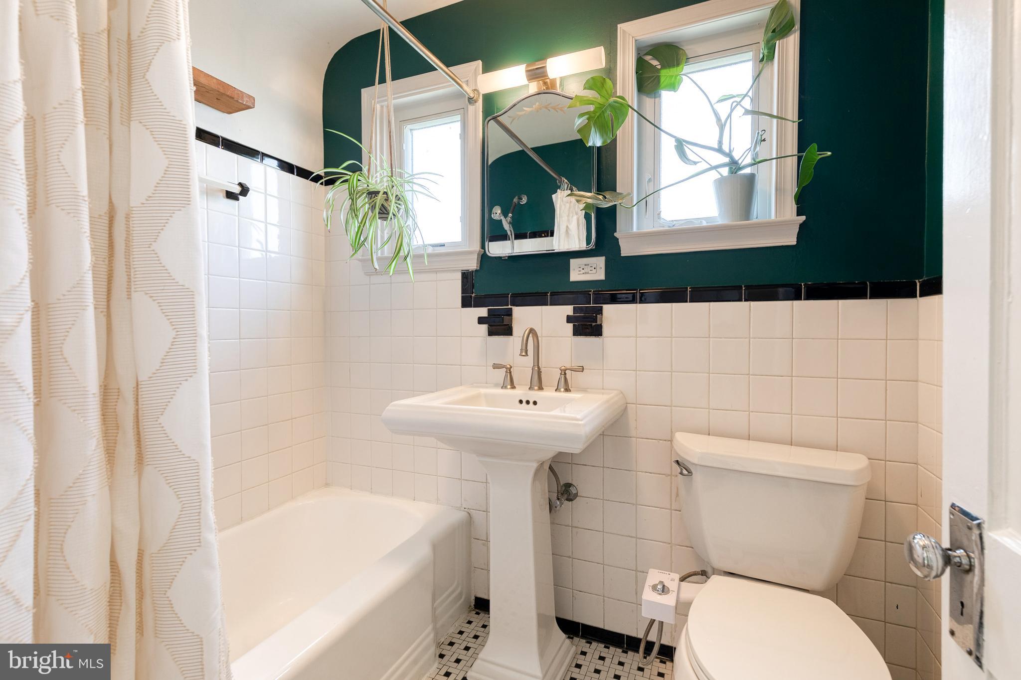 LAKE WALKER - Residential