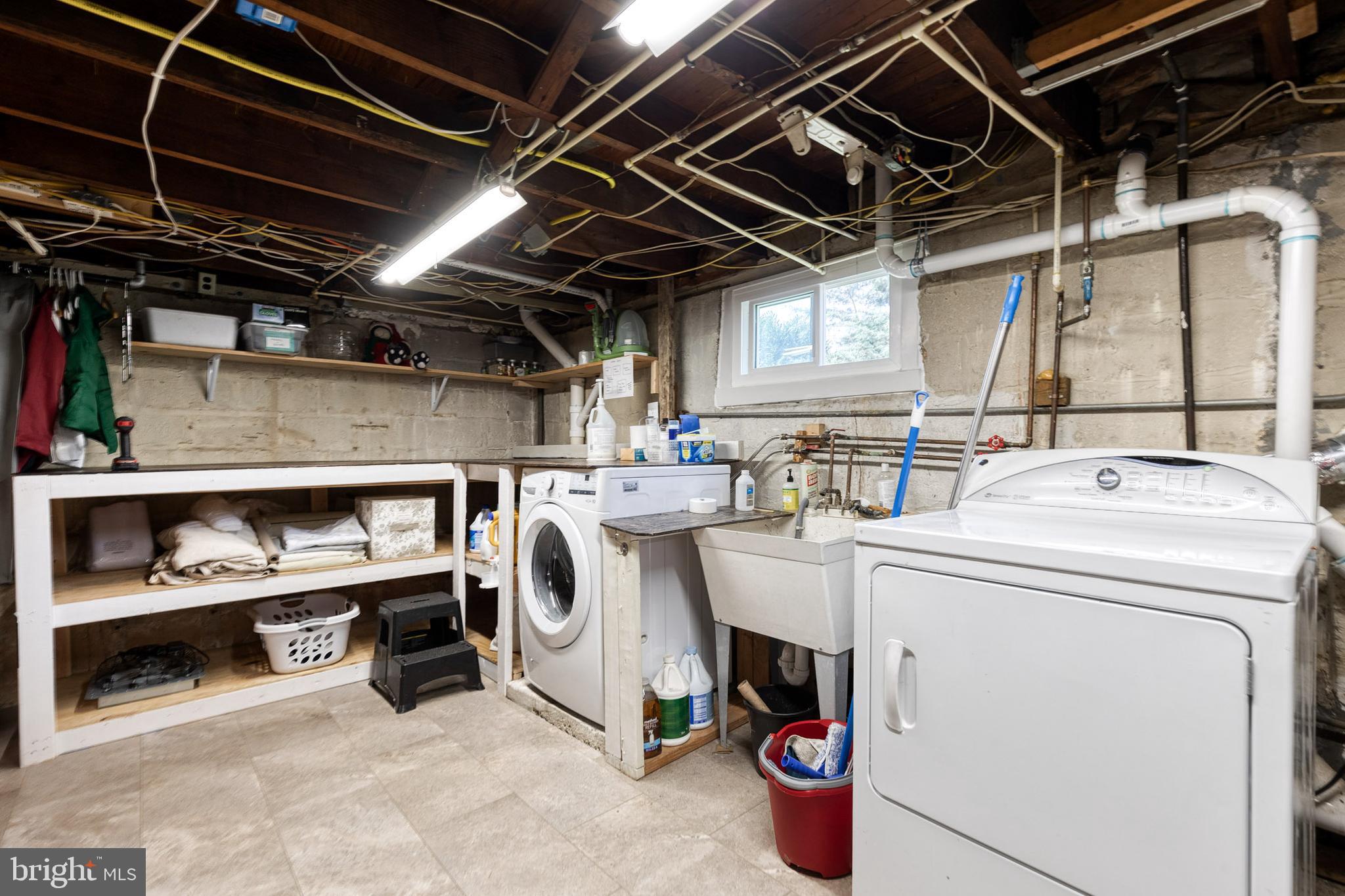 LAKE WALKER - Residential