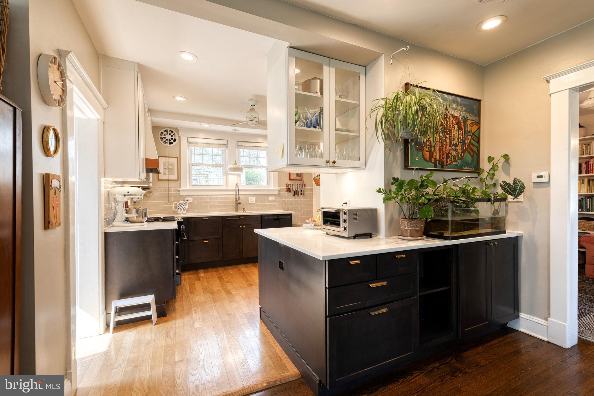 LAKE WALKER - Residential