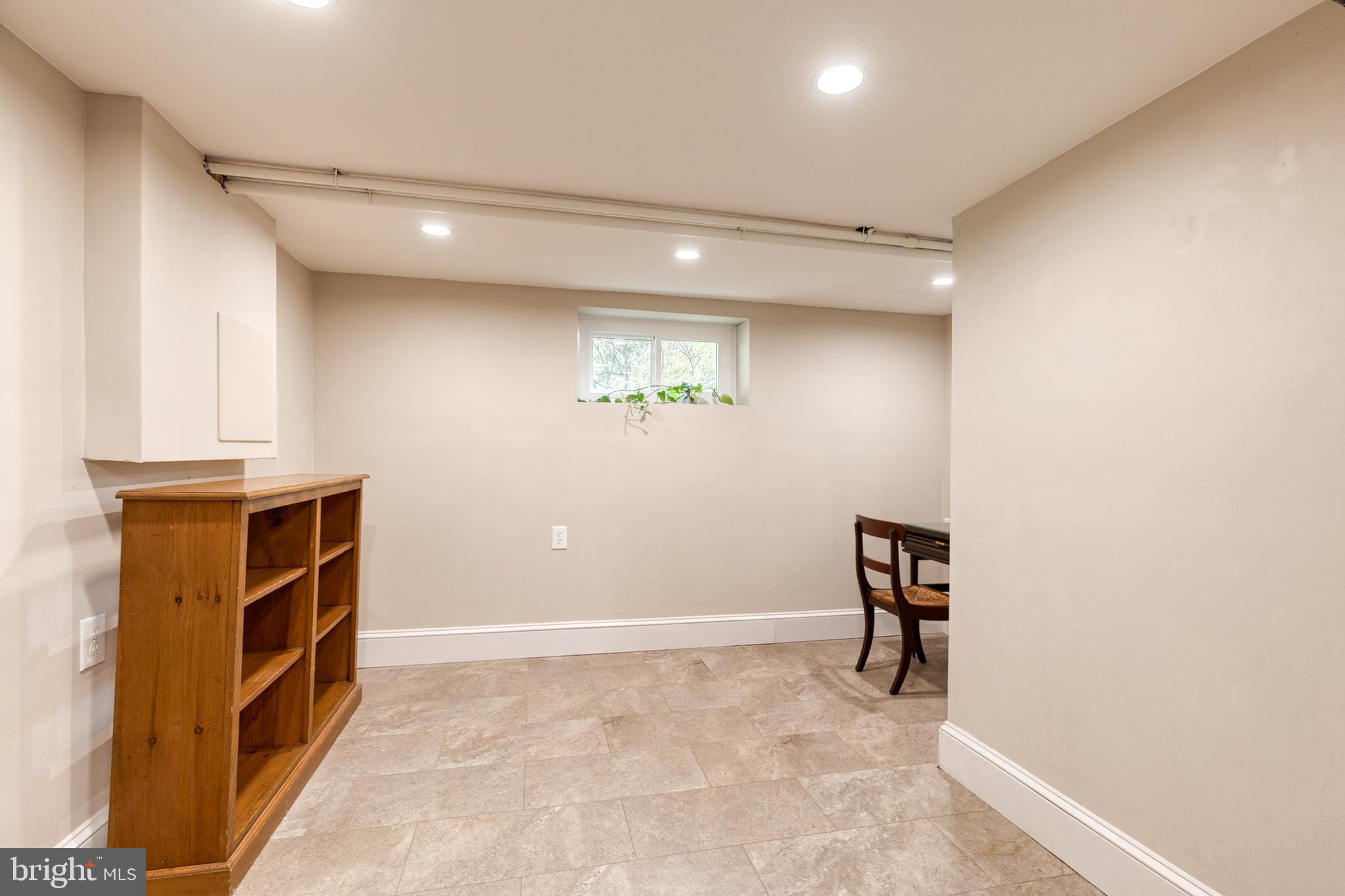 LAKE WALKER - Residential