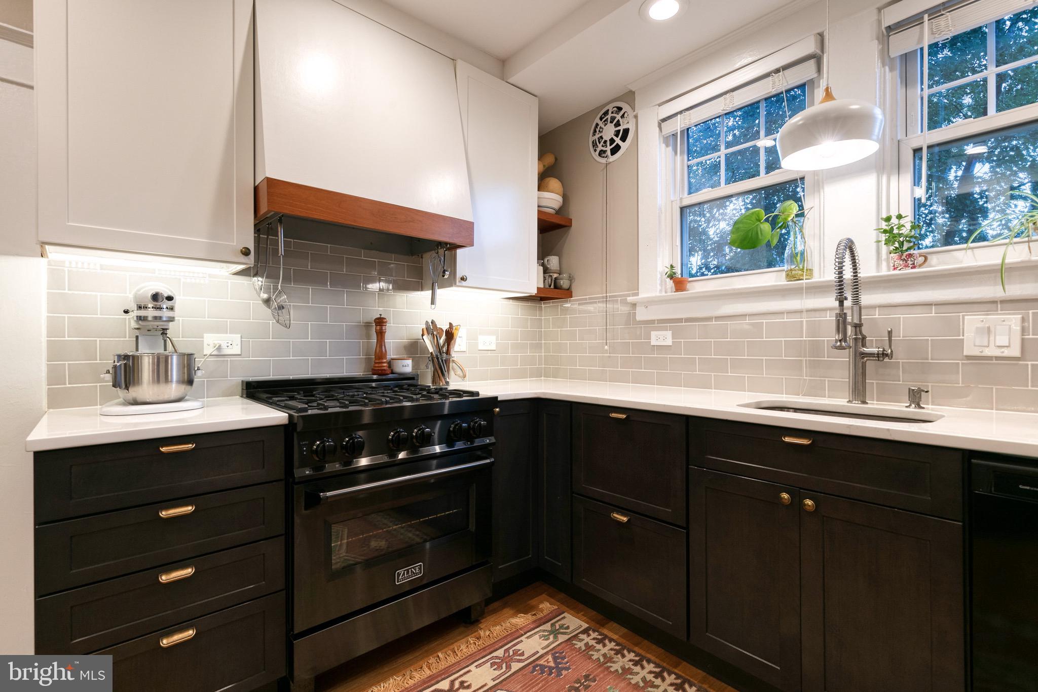 LAKE WALKER - Residential