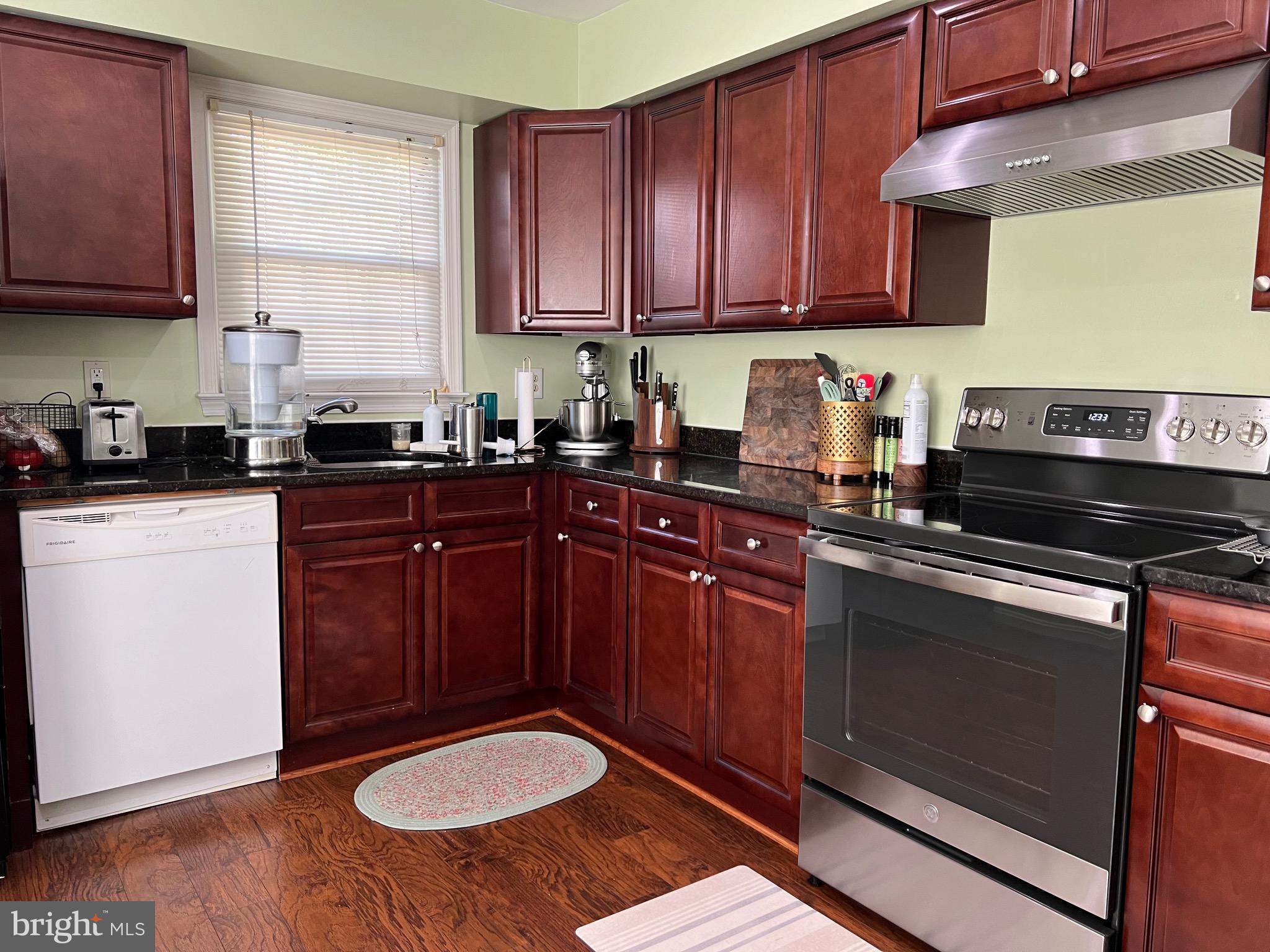 AFTON GLEN - Residential Lease