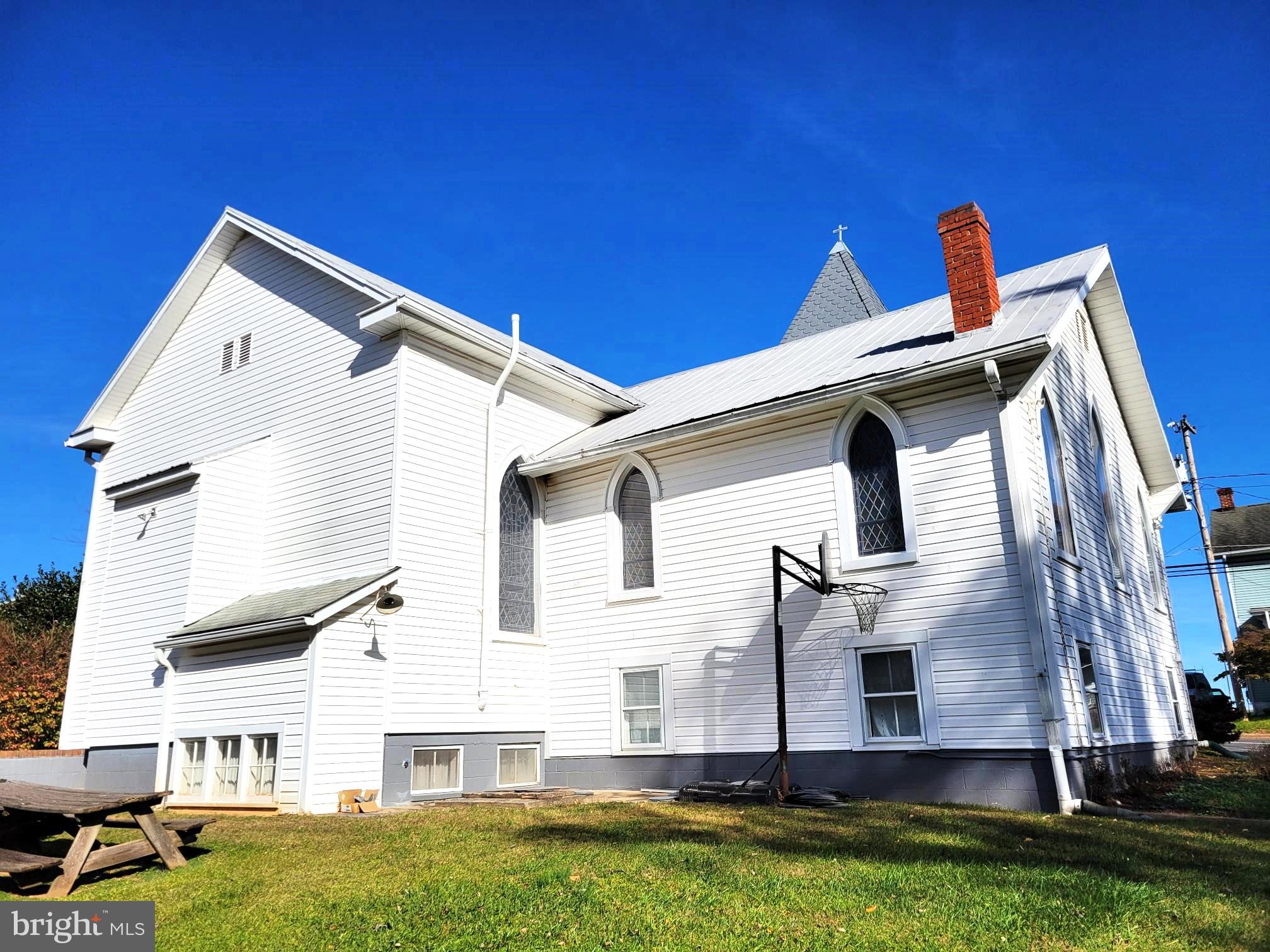 5131 MAIN ST (DOUBS RD)