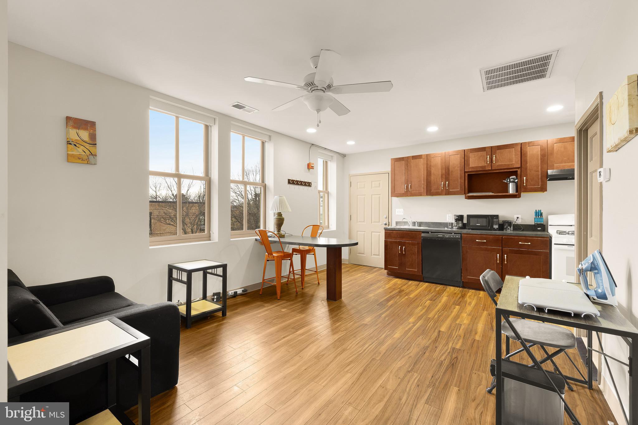 CAPITOL HILL - Residential