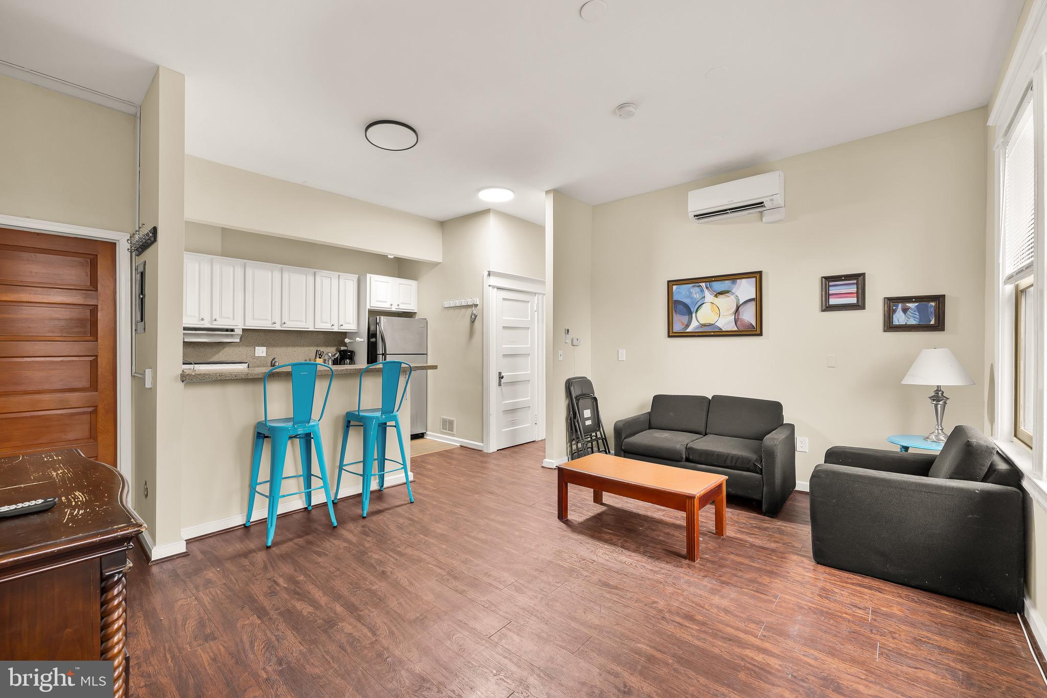 CAPITOL HILL - Residential