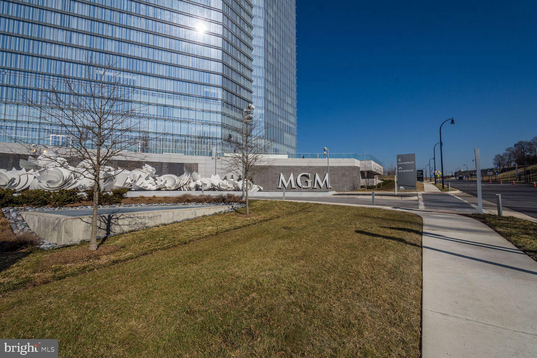 POTOMAC OVERLOOK CONDO - Residential