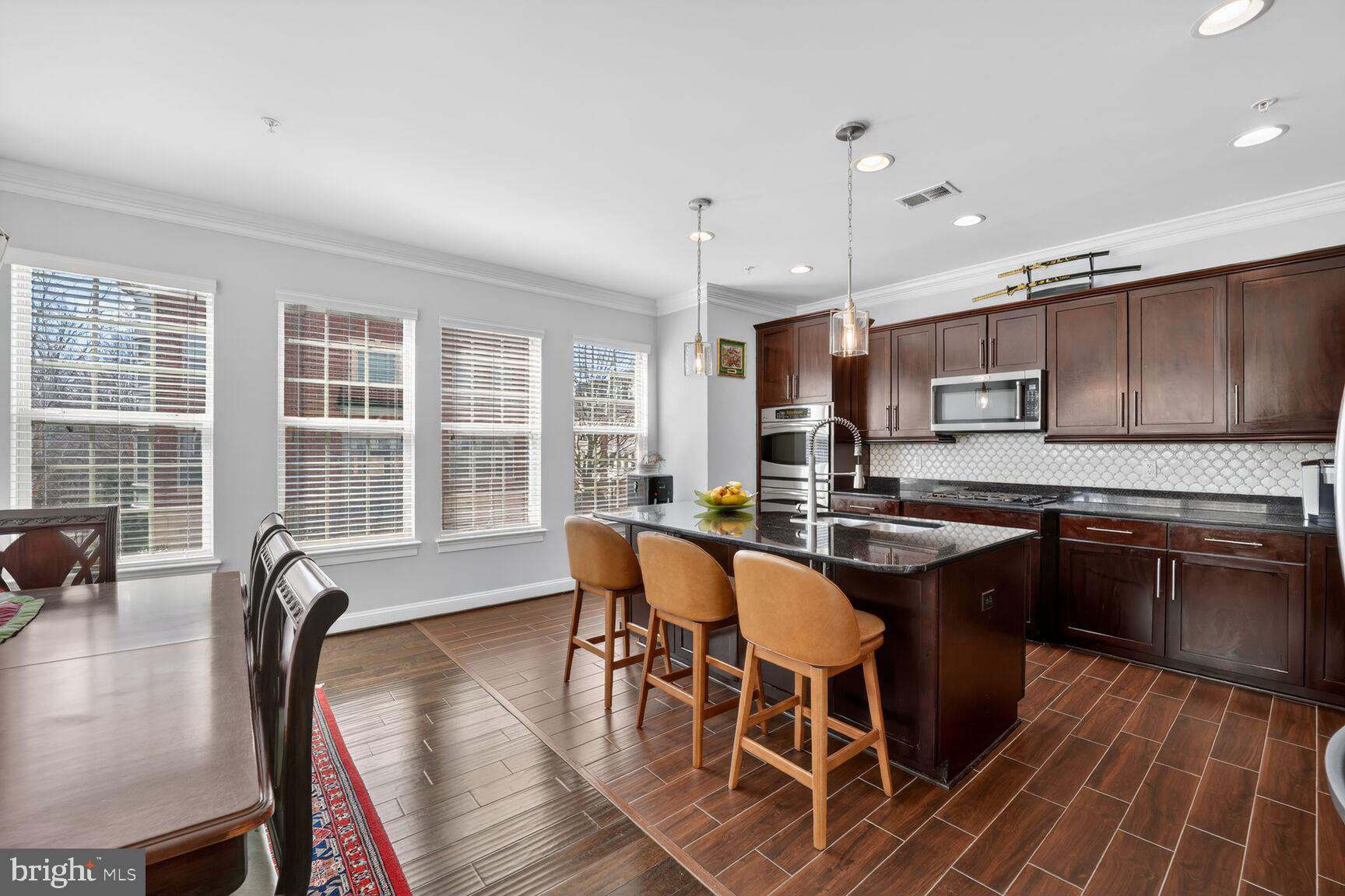 POTOMAC OVERLOOK CONDO - Residential