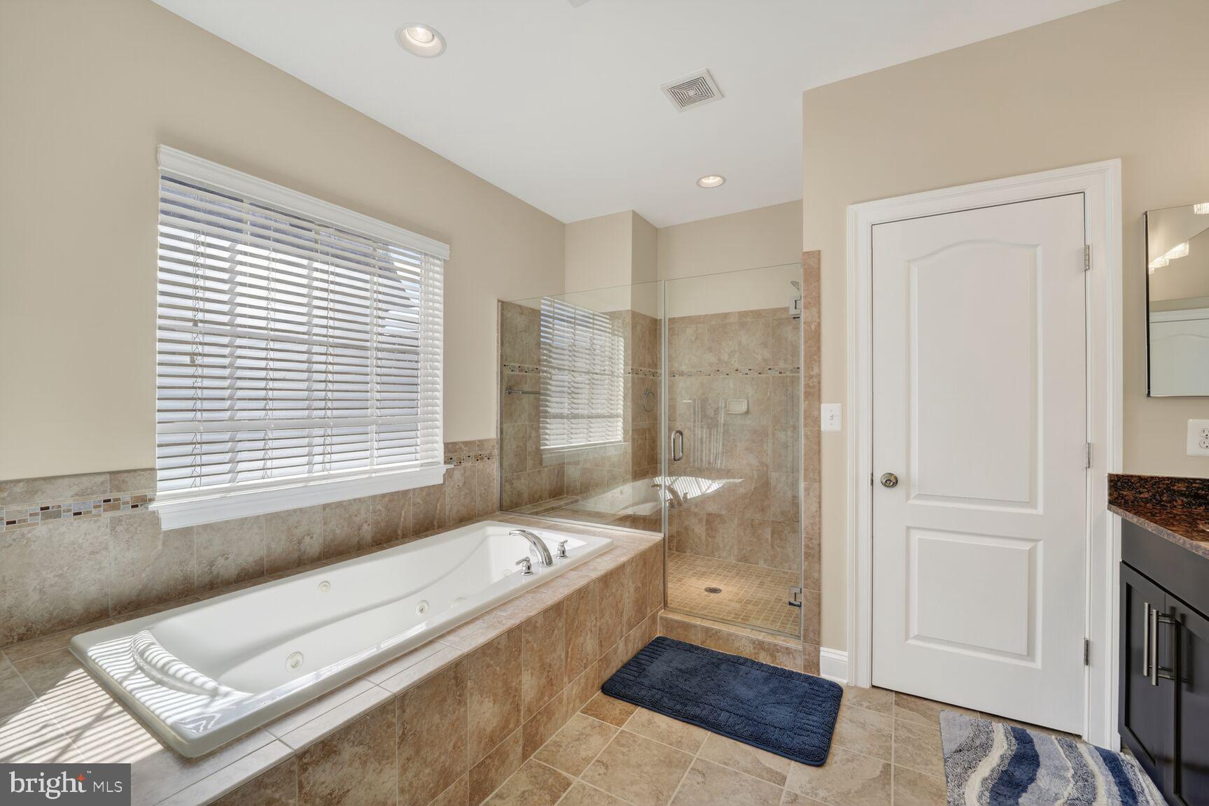 POTOMAC OVERLOOK CONDO - Residential