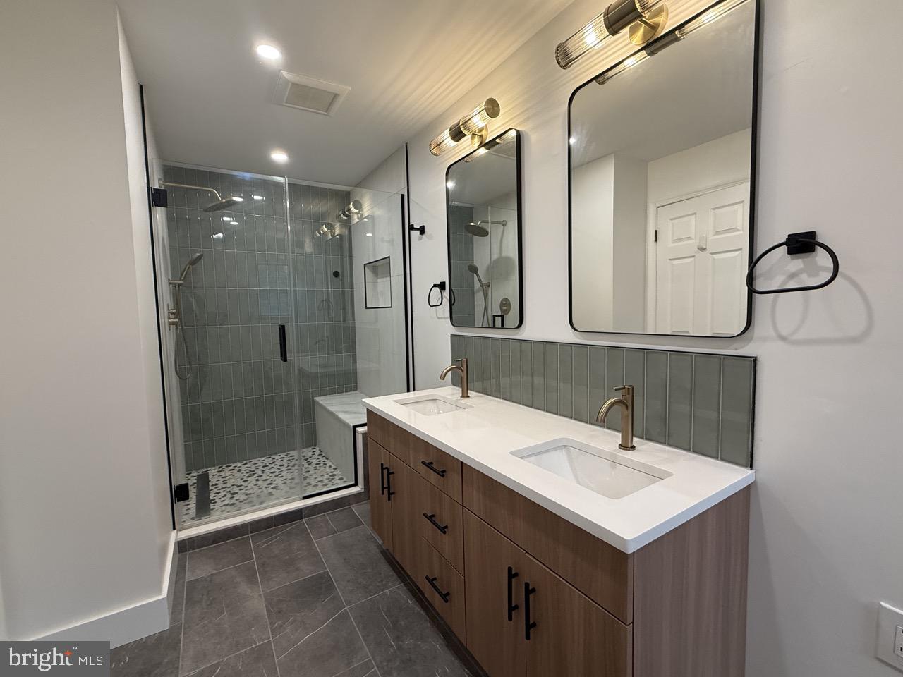 DARLINGTON WOODS - Residential Lease