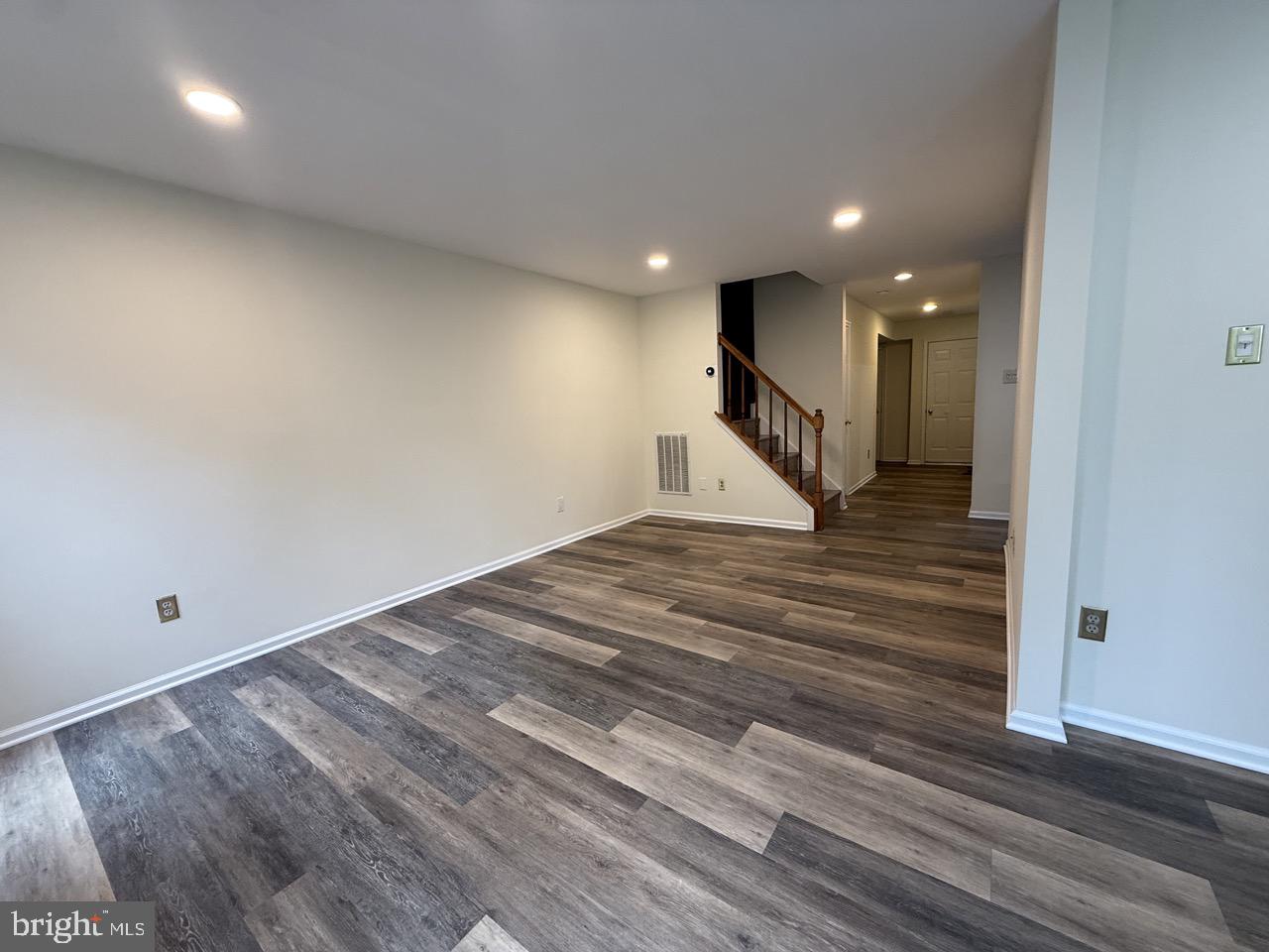 DARLINGTON WOODS - Residential Lease