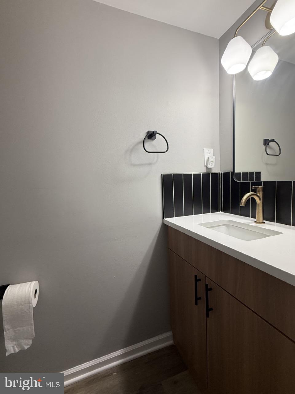 DARLINGTON WOODS - Residential Lease