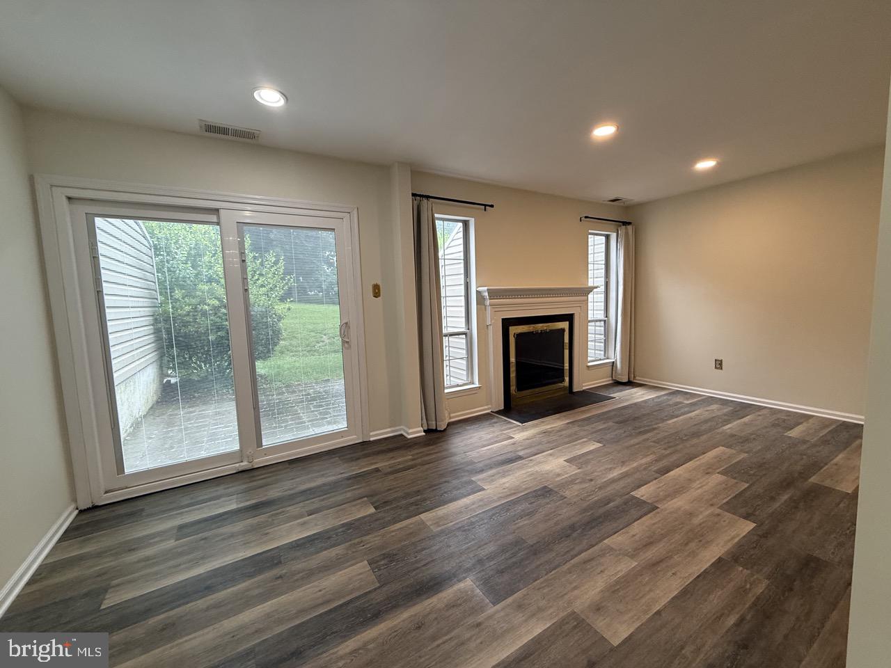 DARLINGTON WOODS - Residential Lease