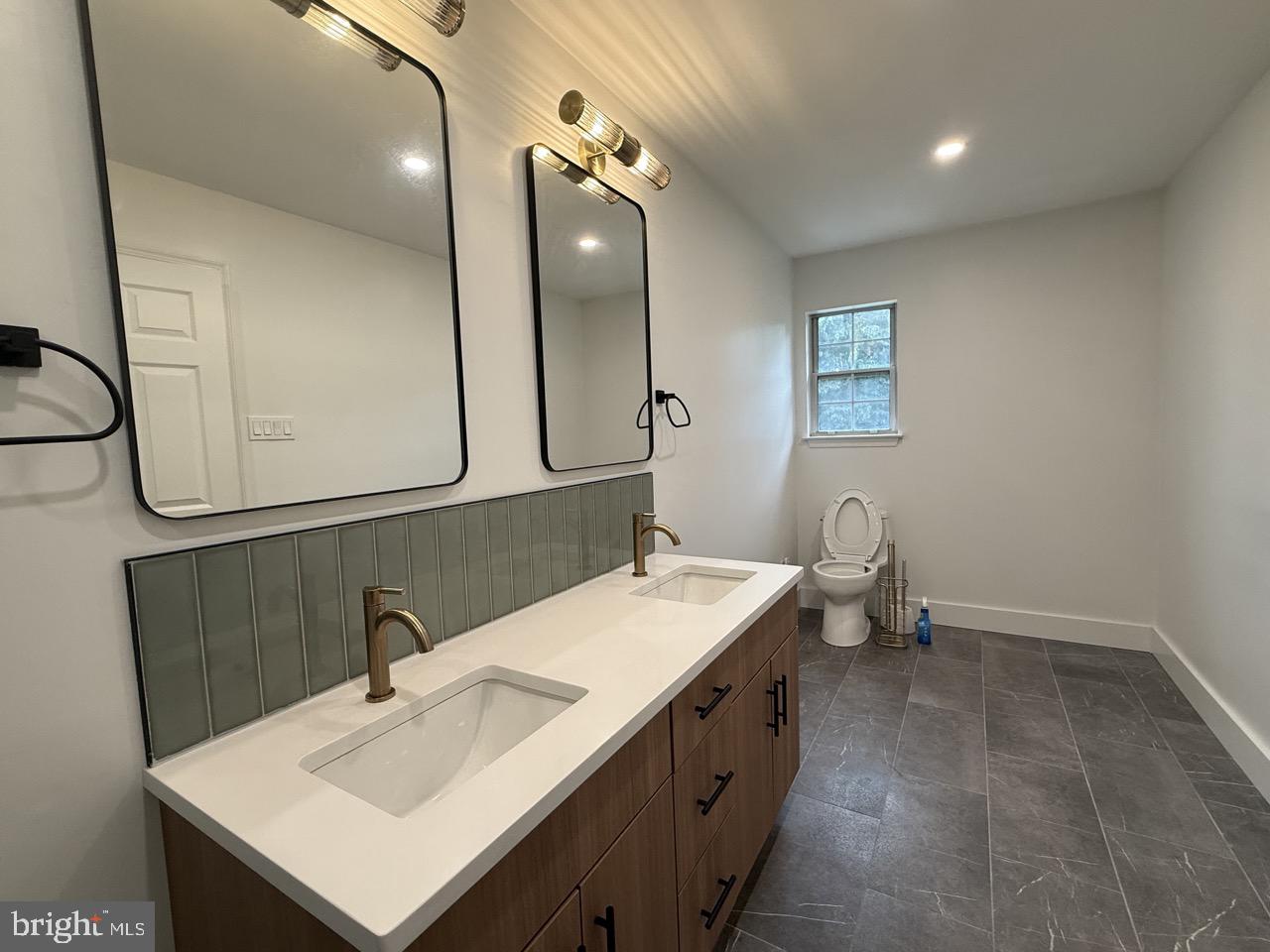 DARLINGTON WOODS - Residential Lease