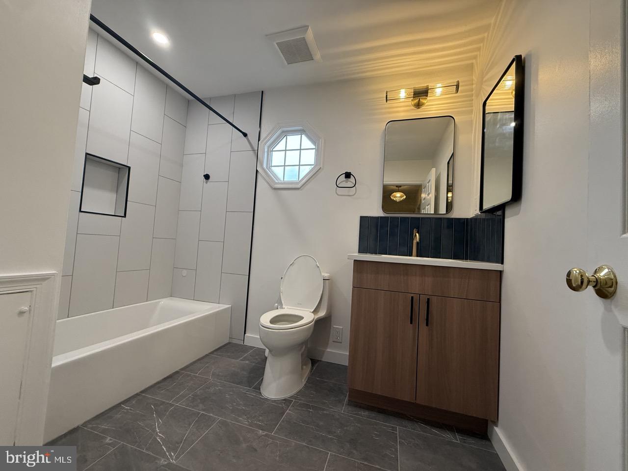 DARLINGTON WOODS - Residential Lease