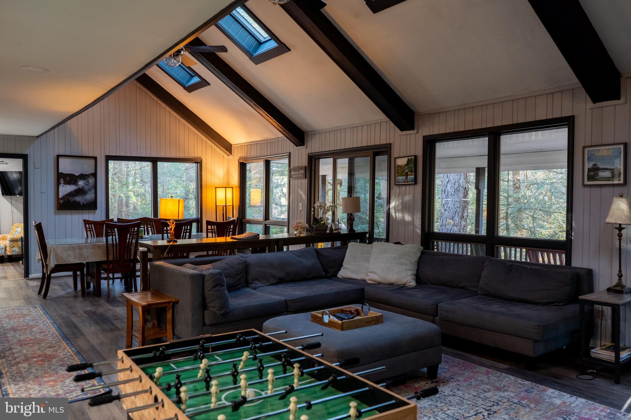LAKE SHORE DRIVE - Residential