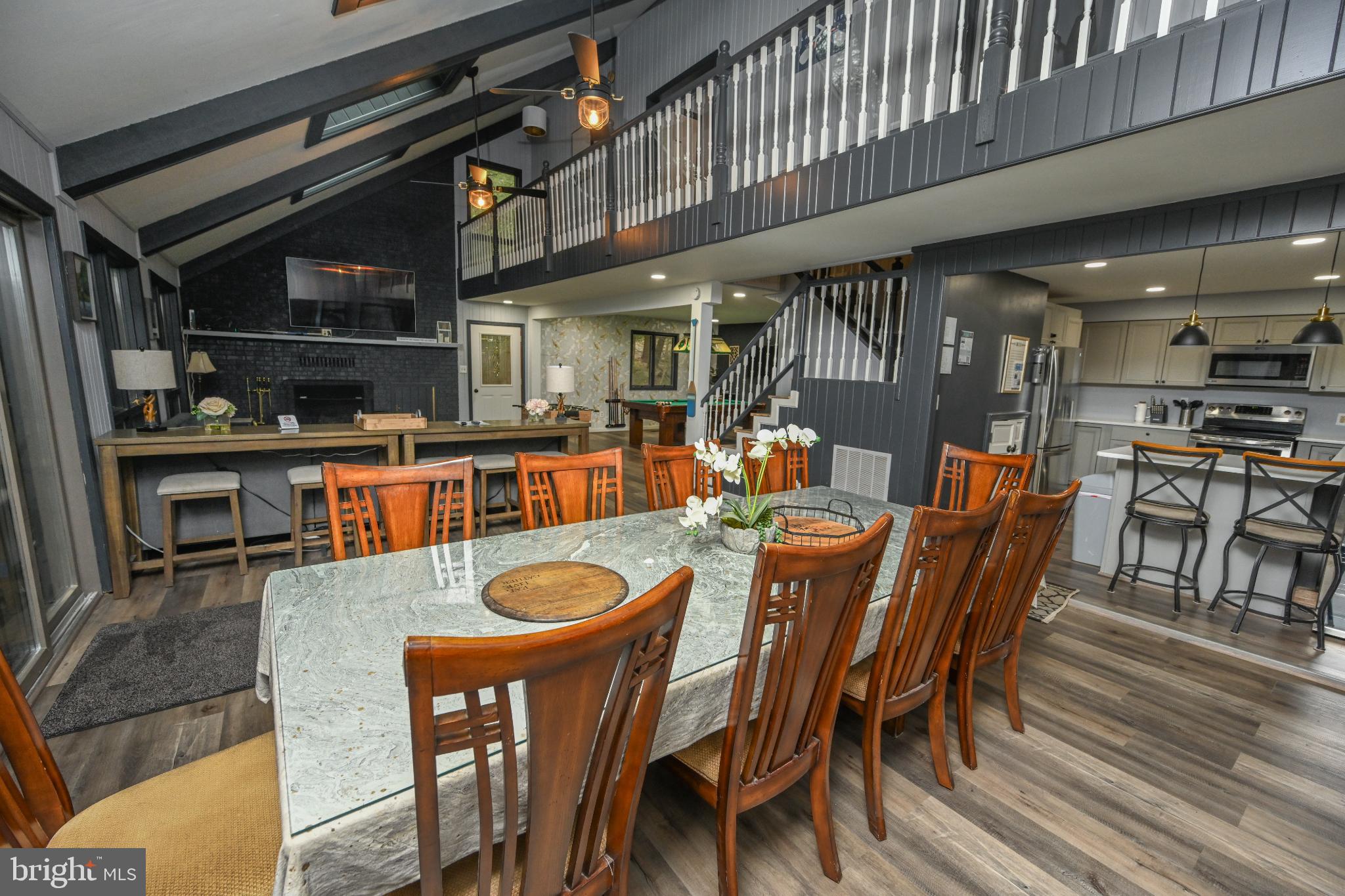 LAKE SHORE DRIVE - Residential