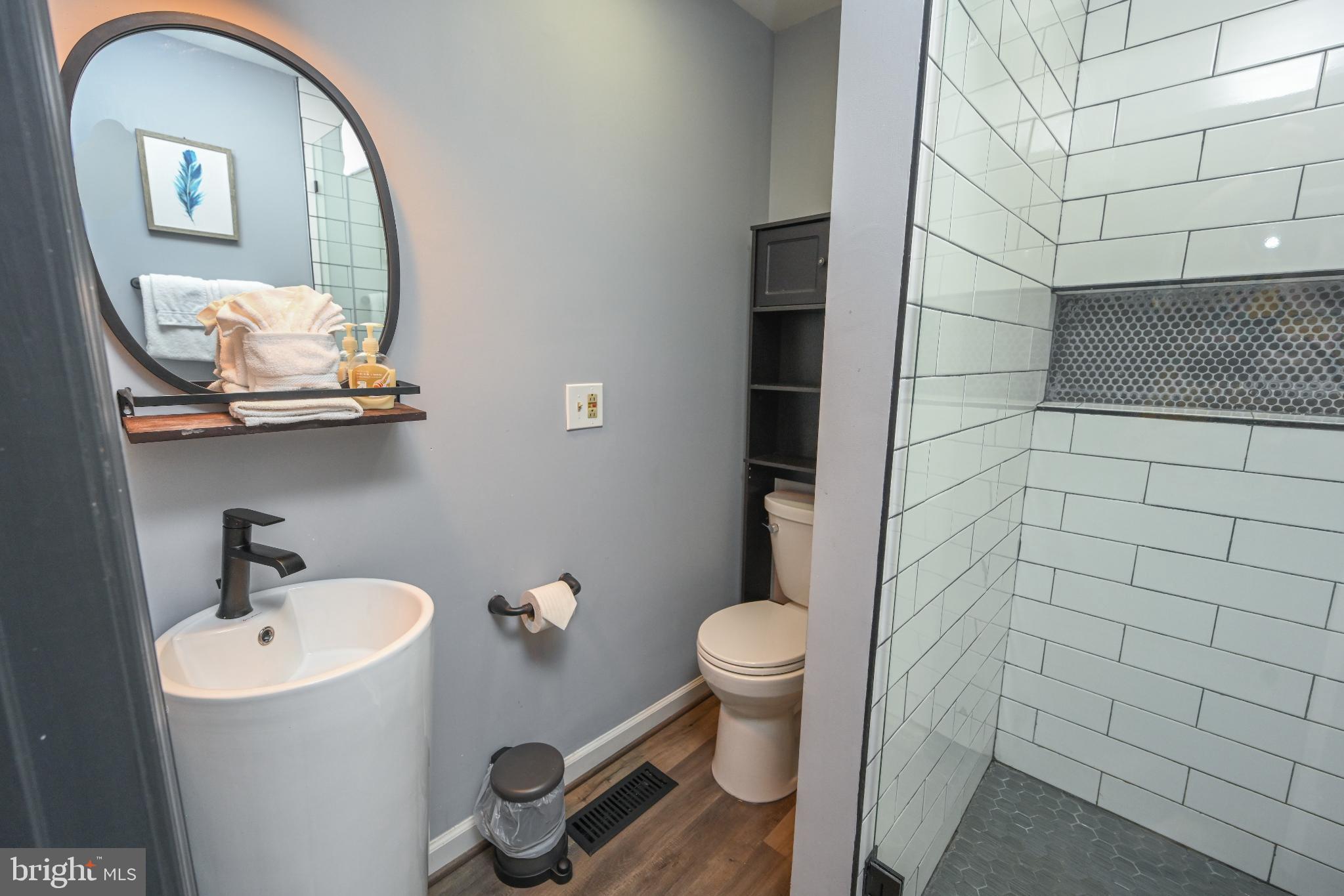 LAKE SHORE DRIVE - Residential