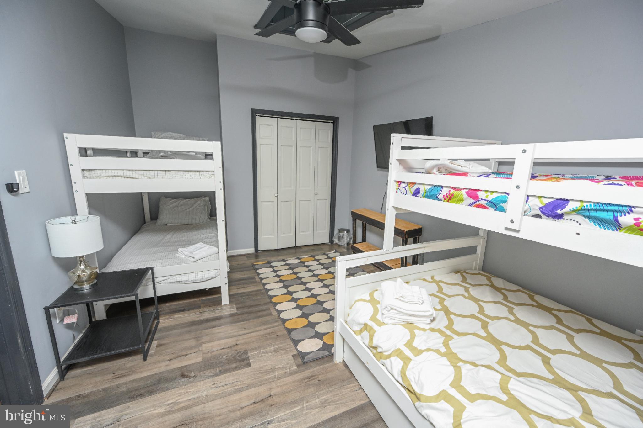 LAKE SHORE DRIVE - Residential