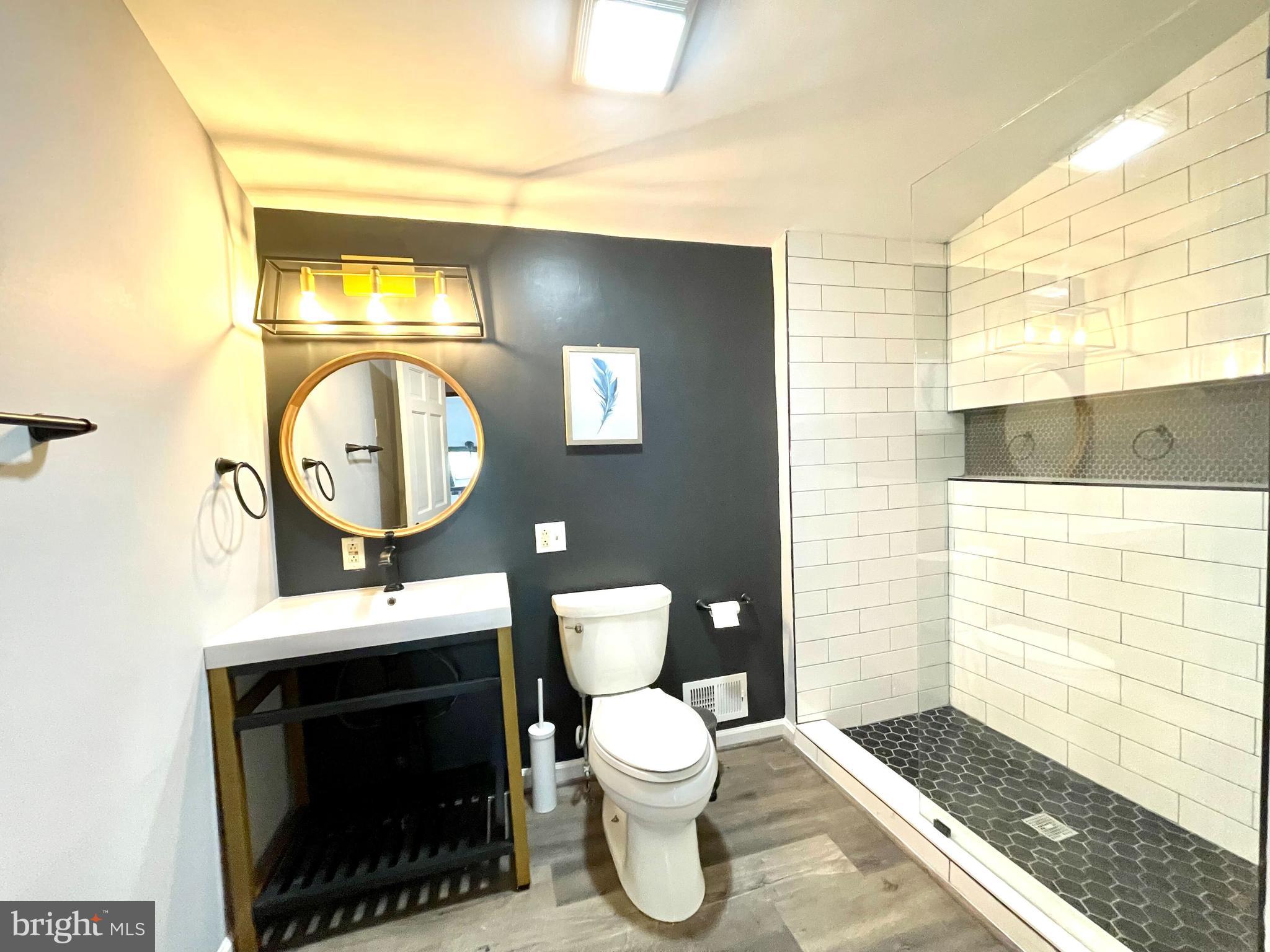 LAKE SHORE DRIVE - Residential