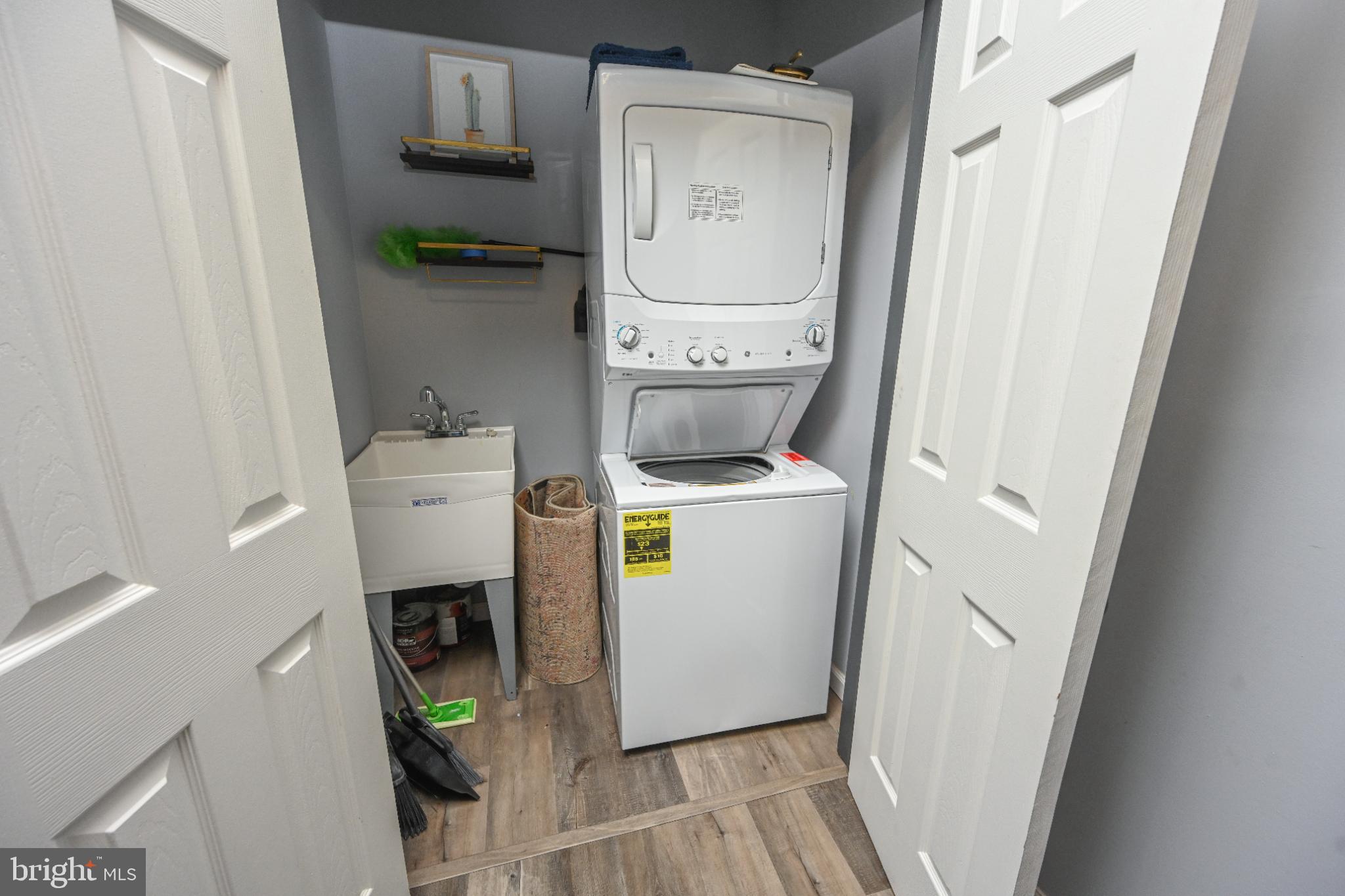 LAKE SHORE DRIVE - Residential