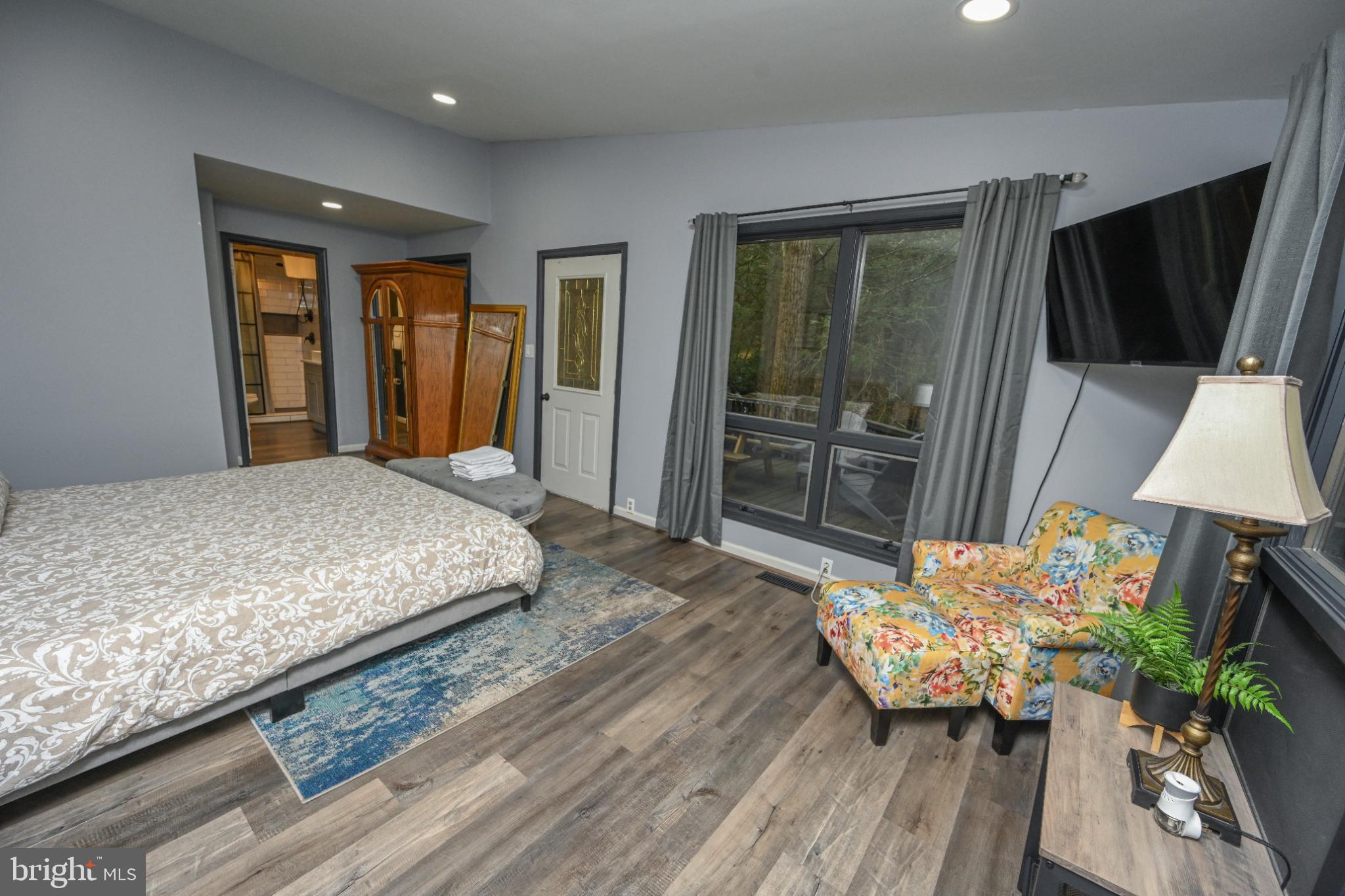 LAKE SHORE DRIVE - Residential