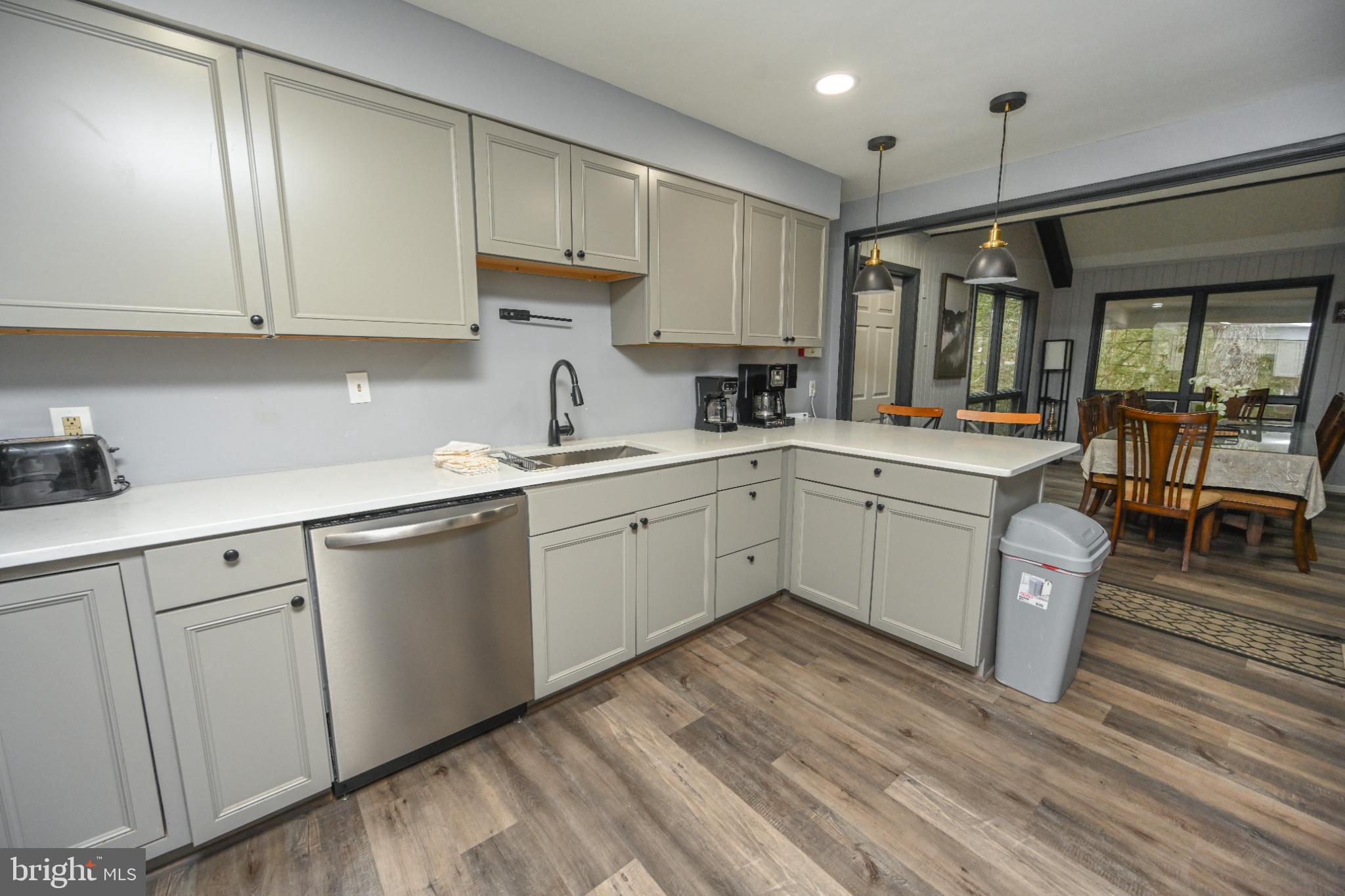 LAKE SHORE DRIVE - Residential