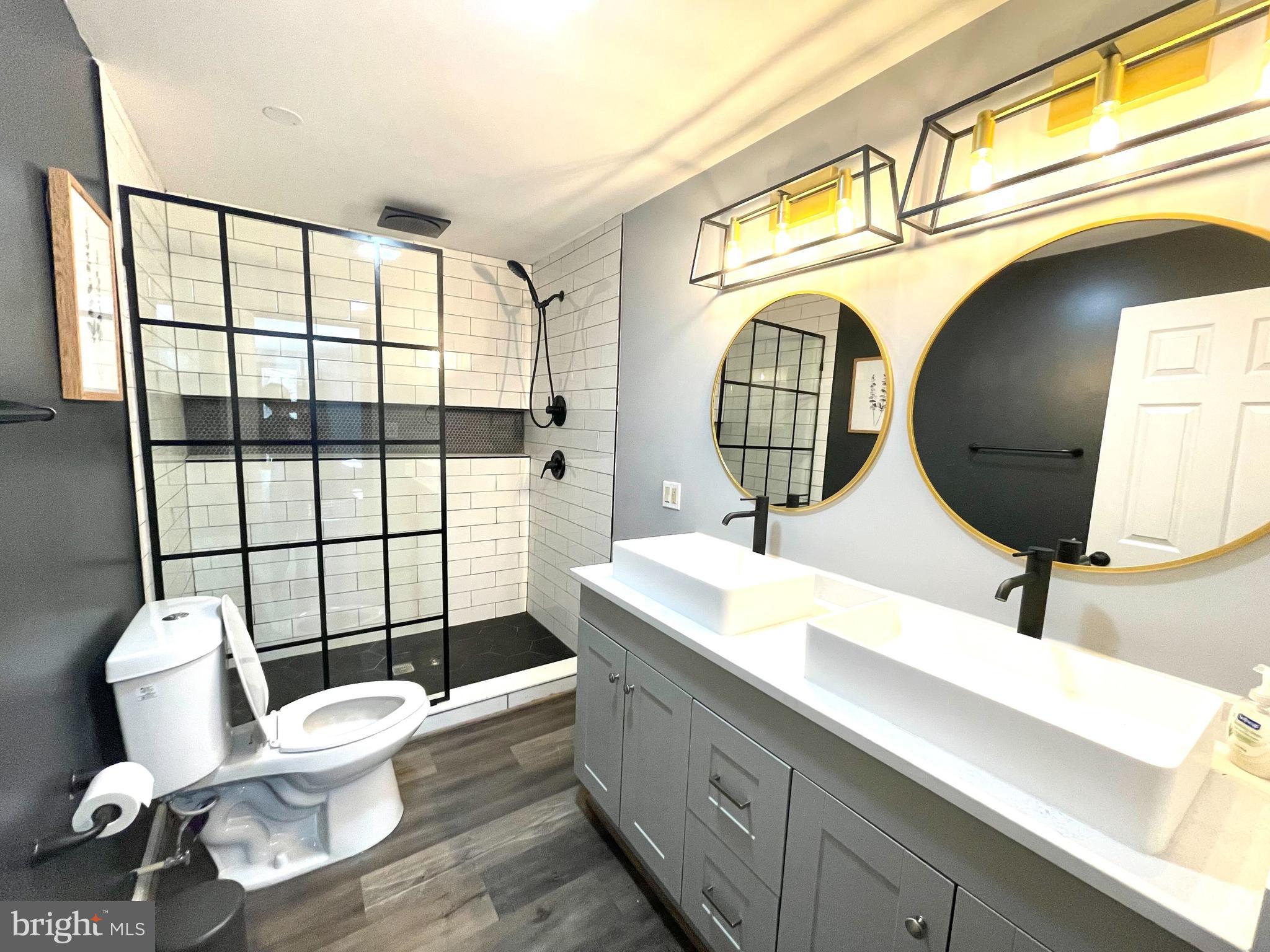 LAKE SHORE DRIVE - Residential