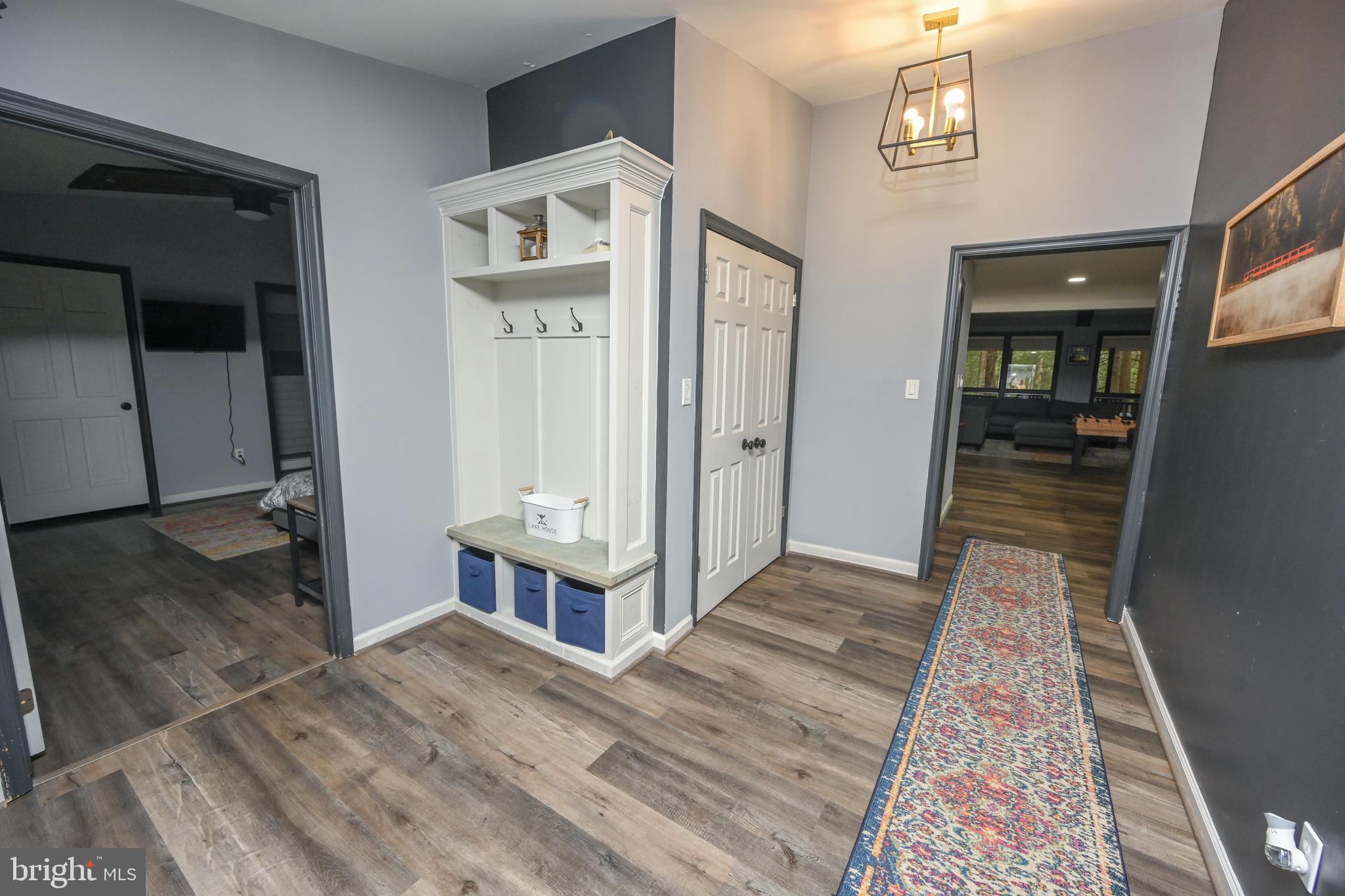 LAKE SHORE DRIVE - Residential