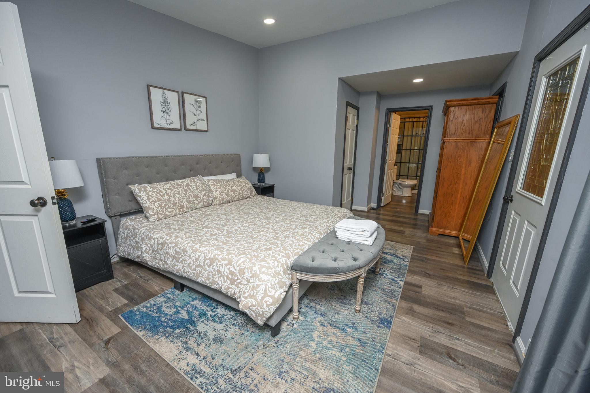 LAKE SHORE DRIVE - Residential