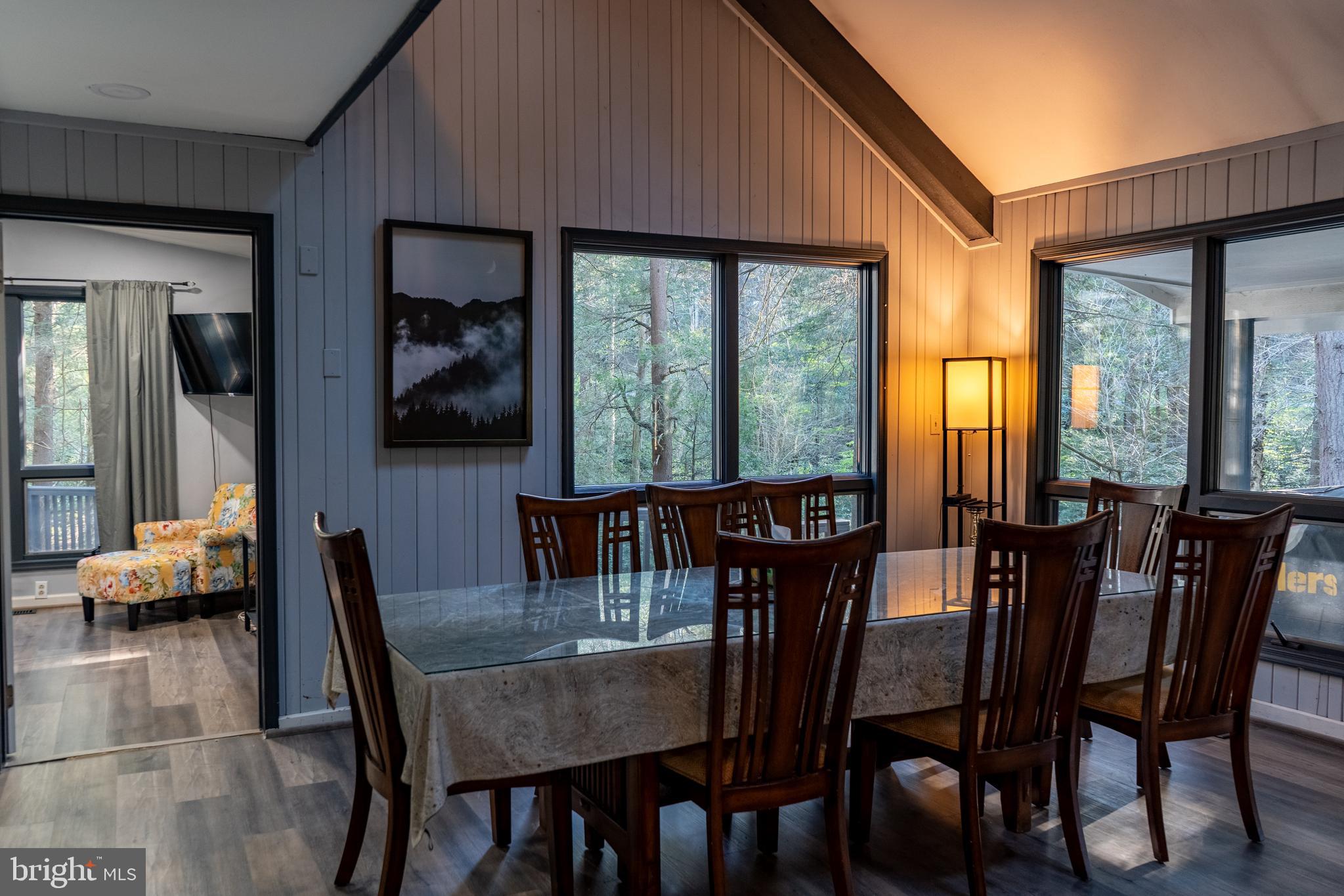 LAKE SHORE DRIVE - Residential