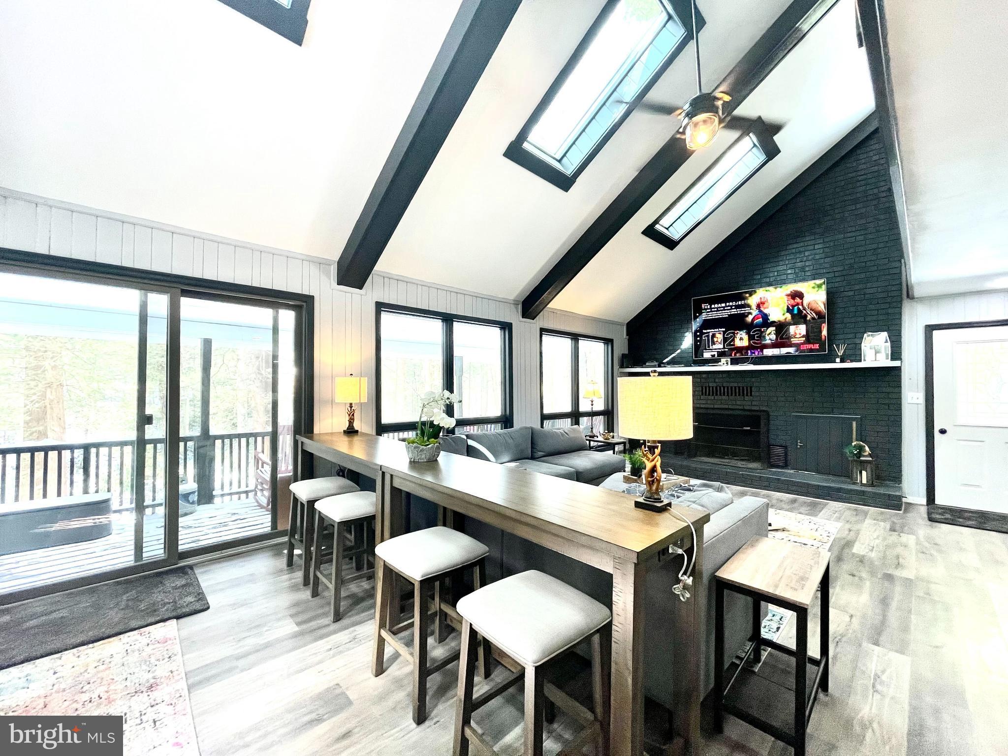 LAKE SHORE DRIVE - Residential