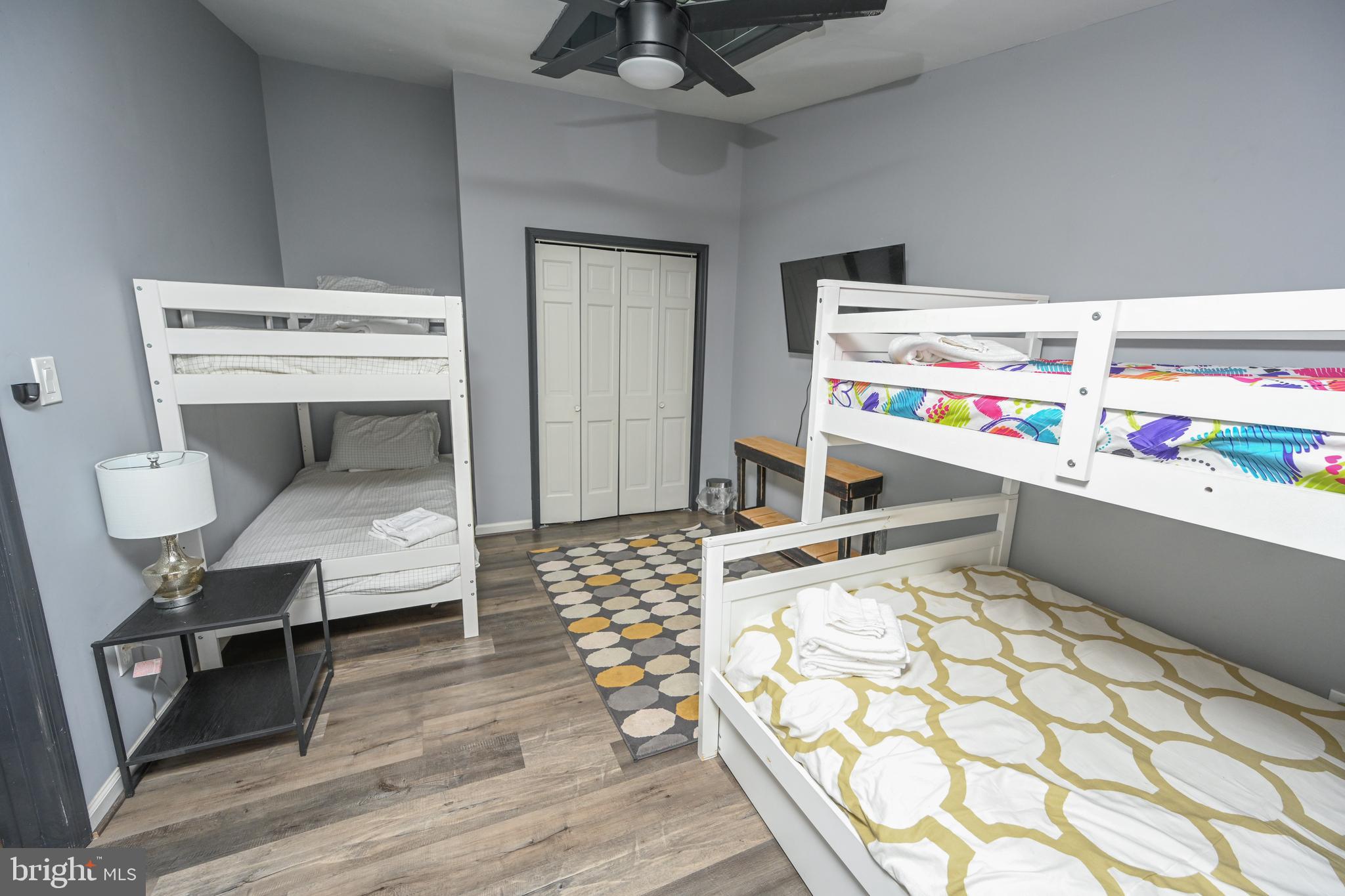 LAKE SHORE DRIVE - Residential