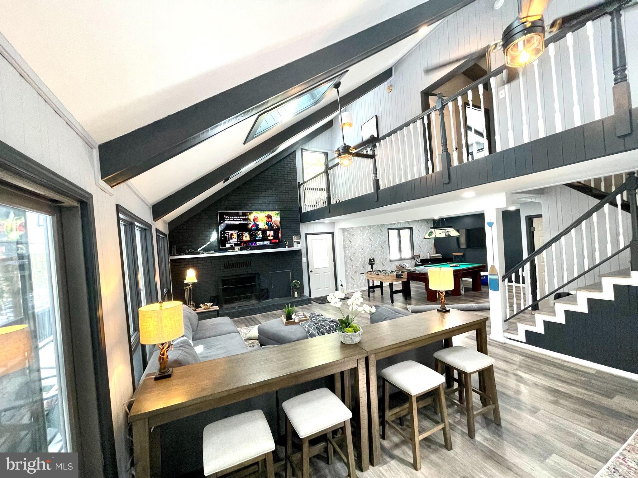 LAKE SHORE DRIVE - Residential