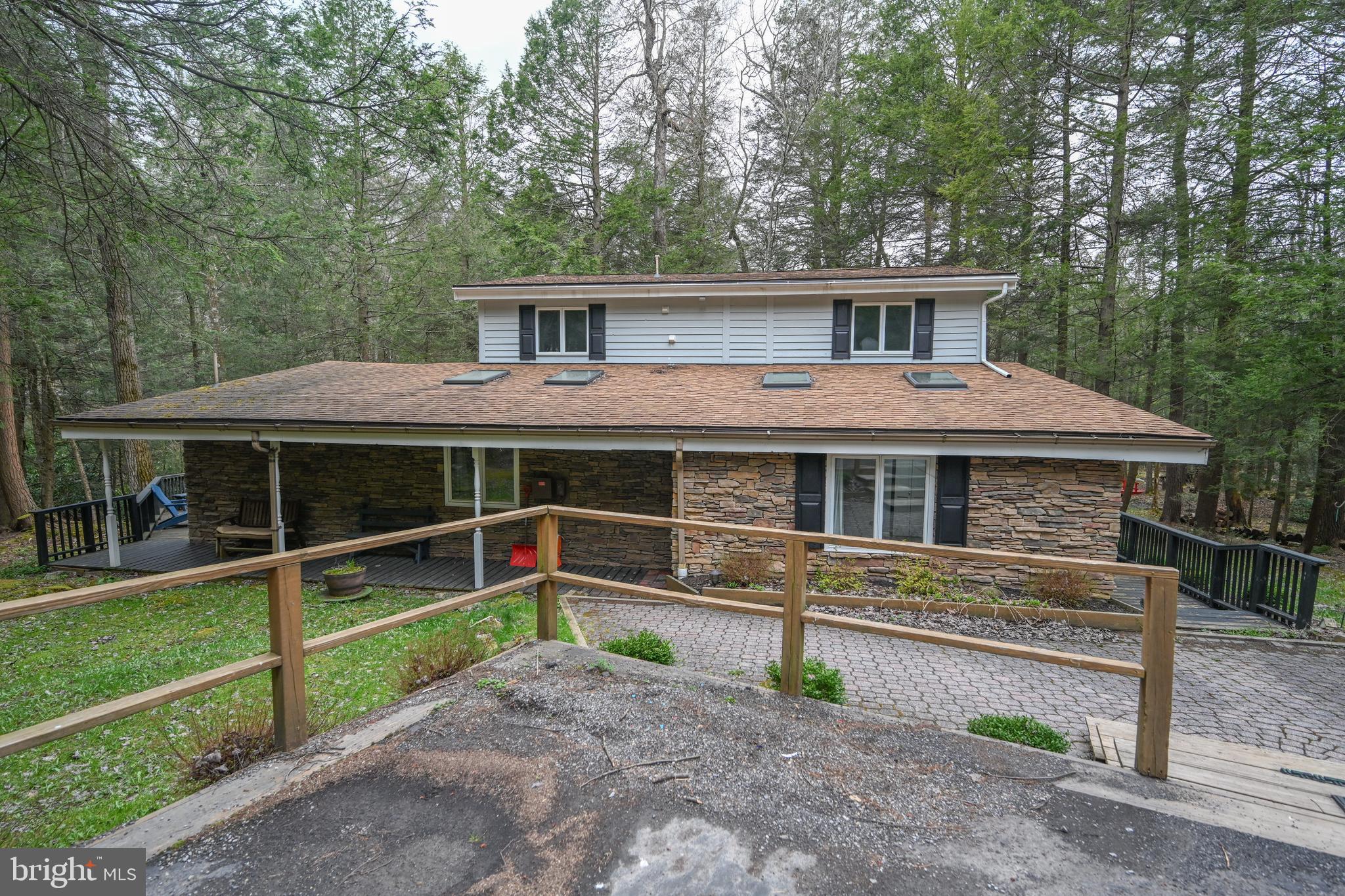 LAKE SHORE DRIVE - Residential