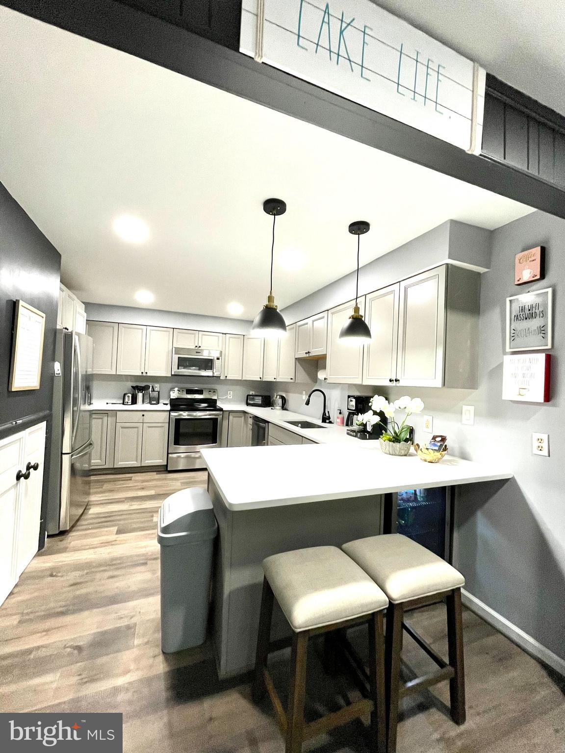 LAKE SHORE DRIVE - Residential